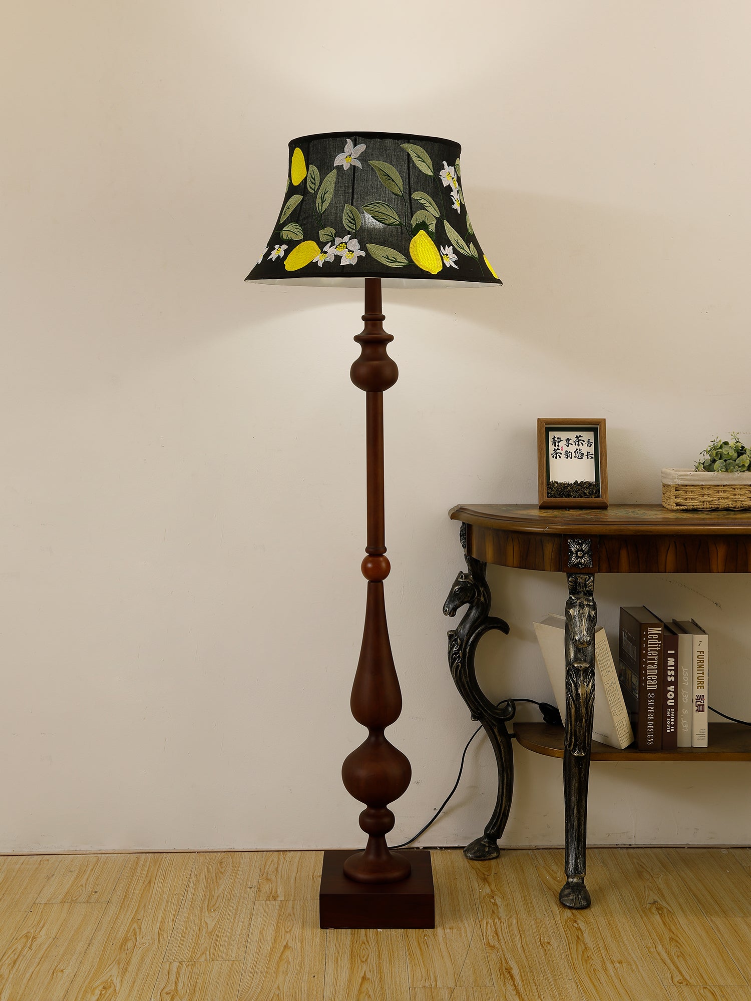 Victoria Floor Lamp - Blowlighting