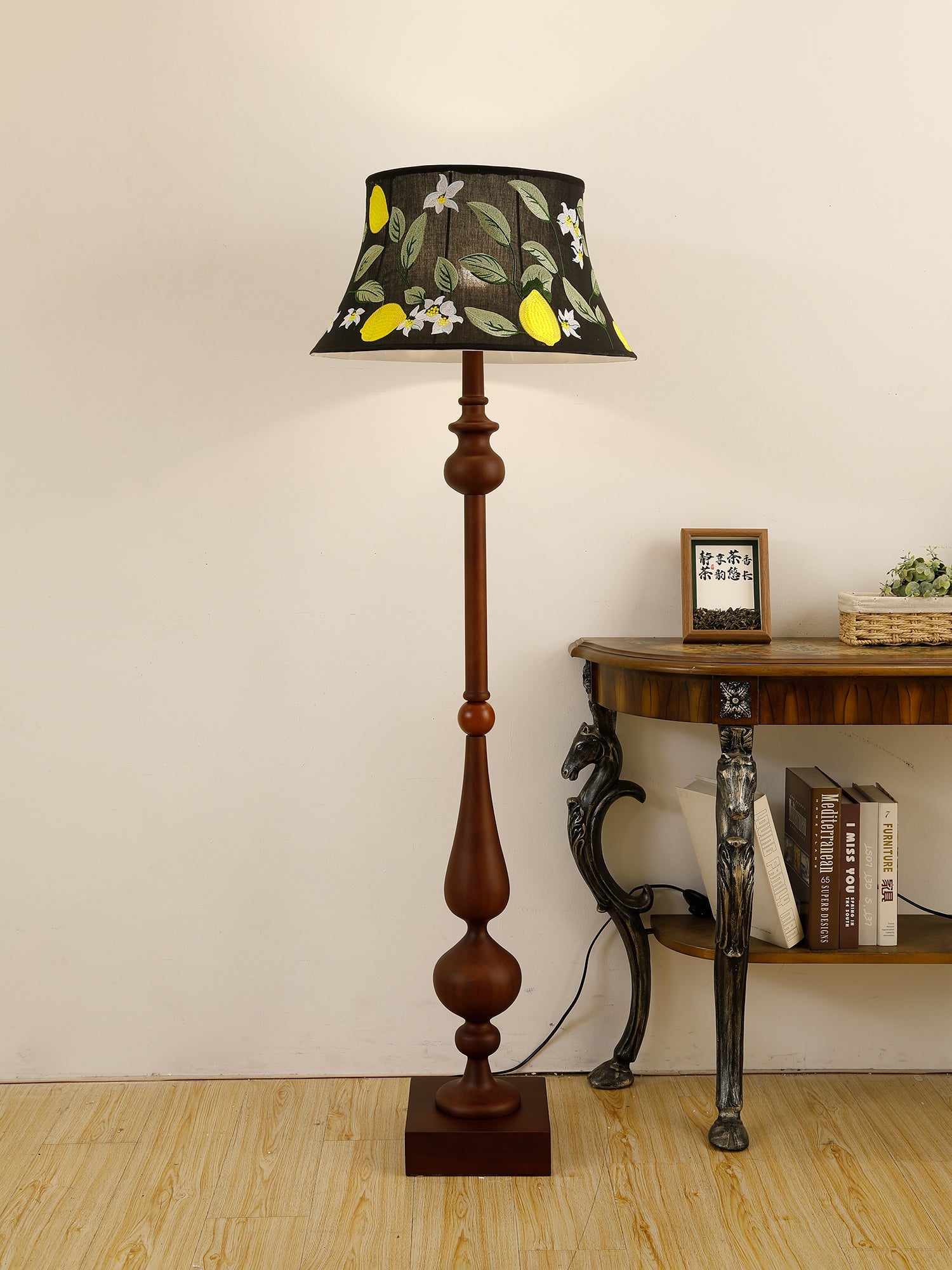 Victoria Floor Lamp - Blowlighting