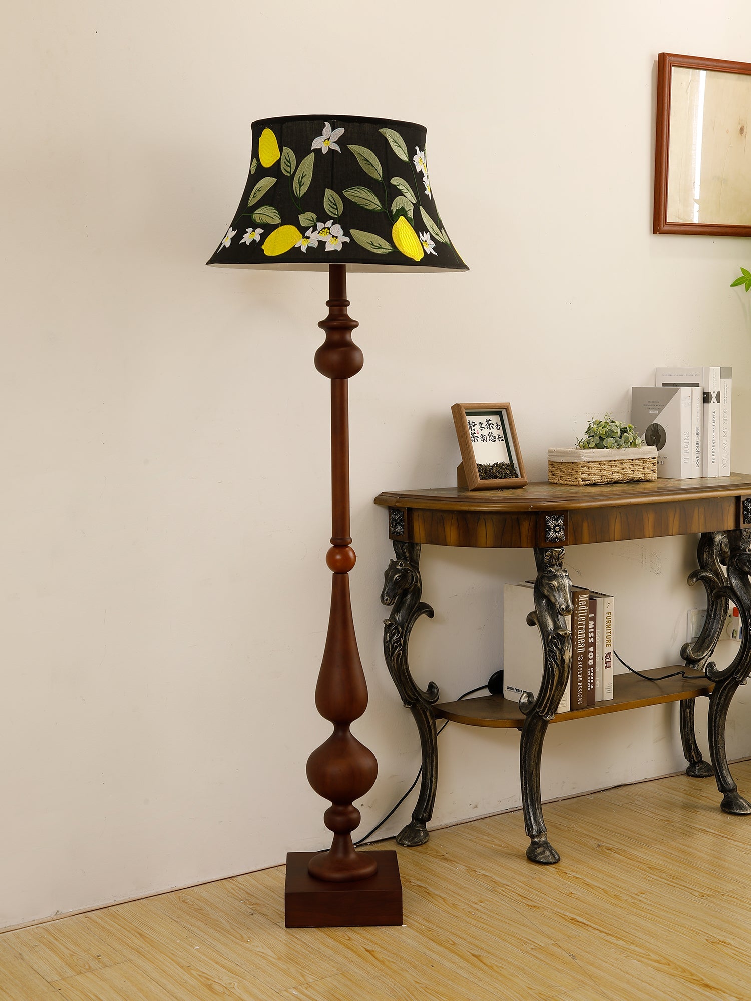 Victoria Floor Lamp - Blowlighting