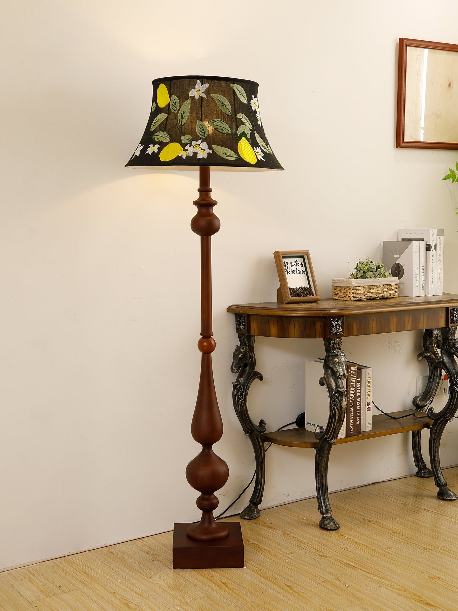 Victoria Floor Lamp - Blowlighting