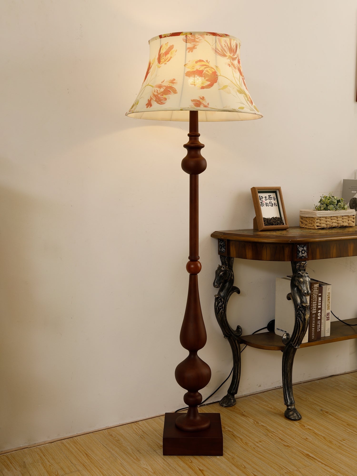 Victoria Floor Lamp - Blowlighting