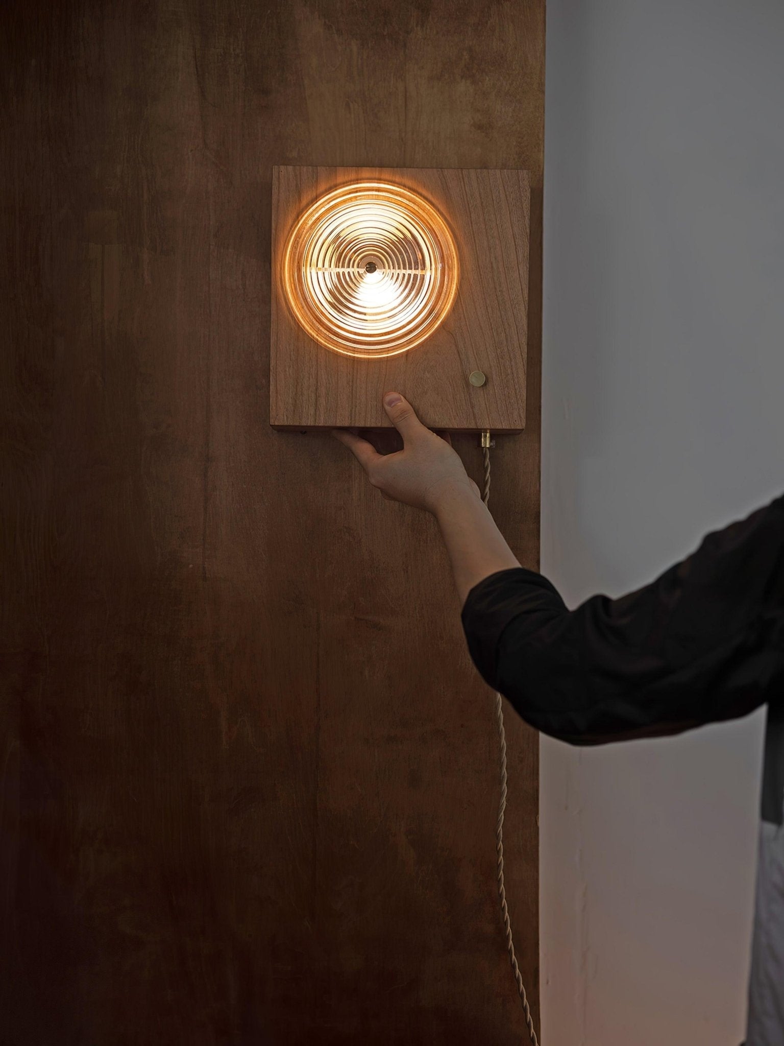 Echo Fashion Glass Wall Lamp - Blowlighting