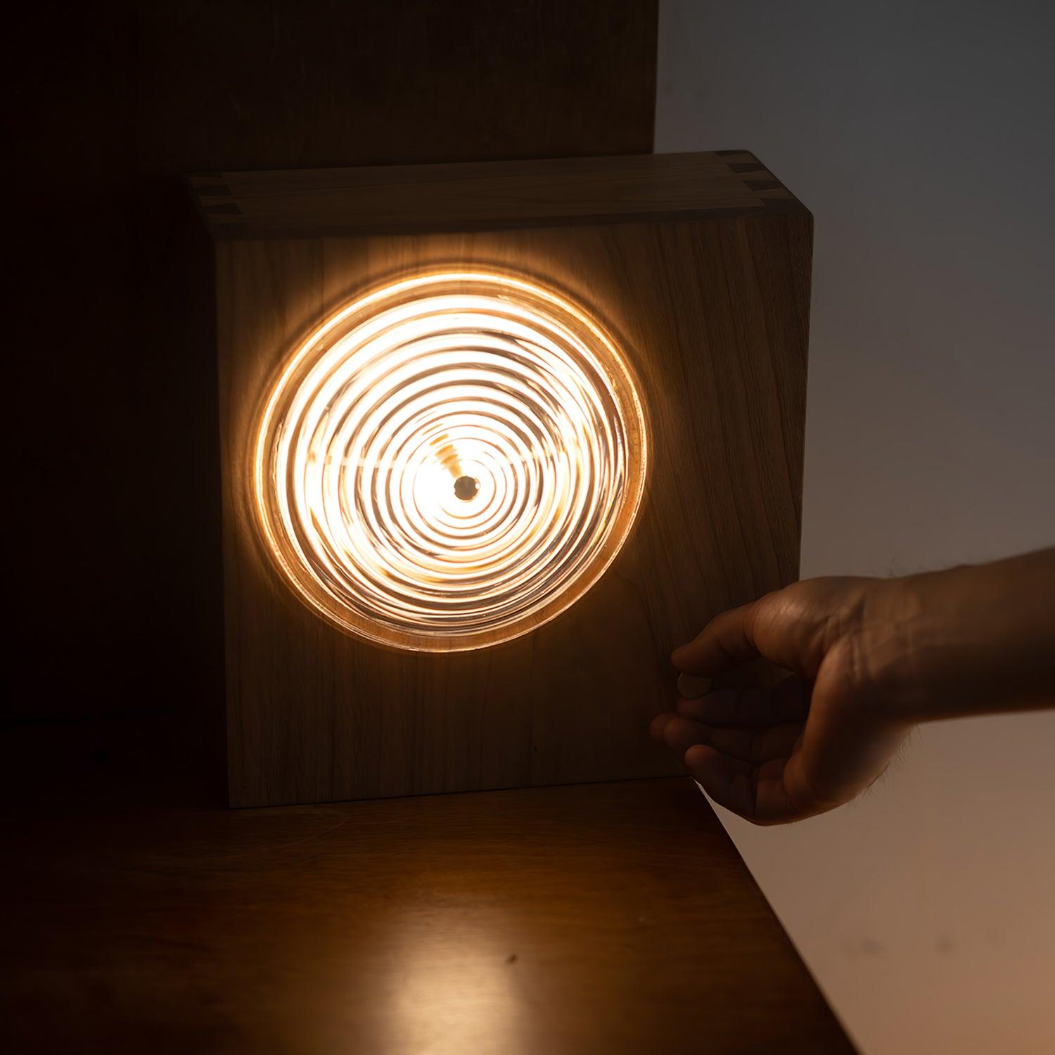 Echo Fashion Glass Wall Lamp - Blowlighting
