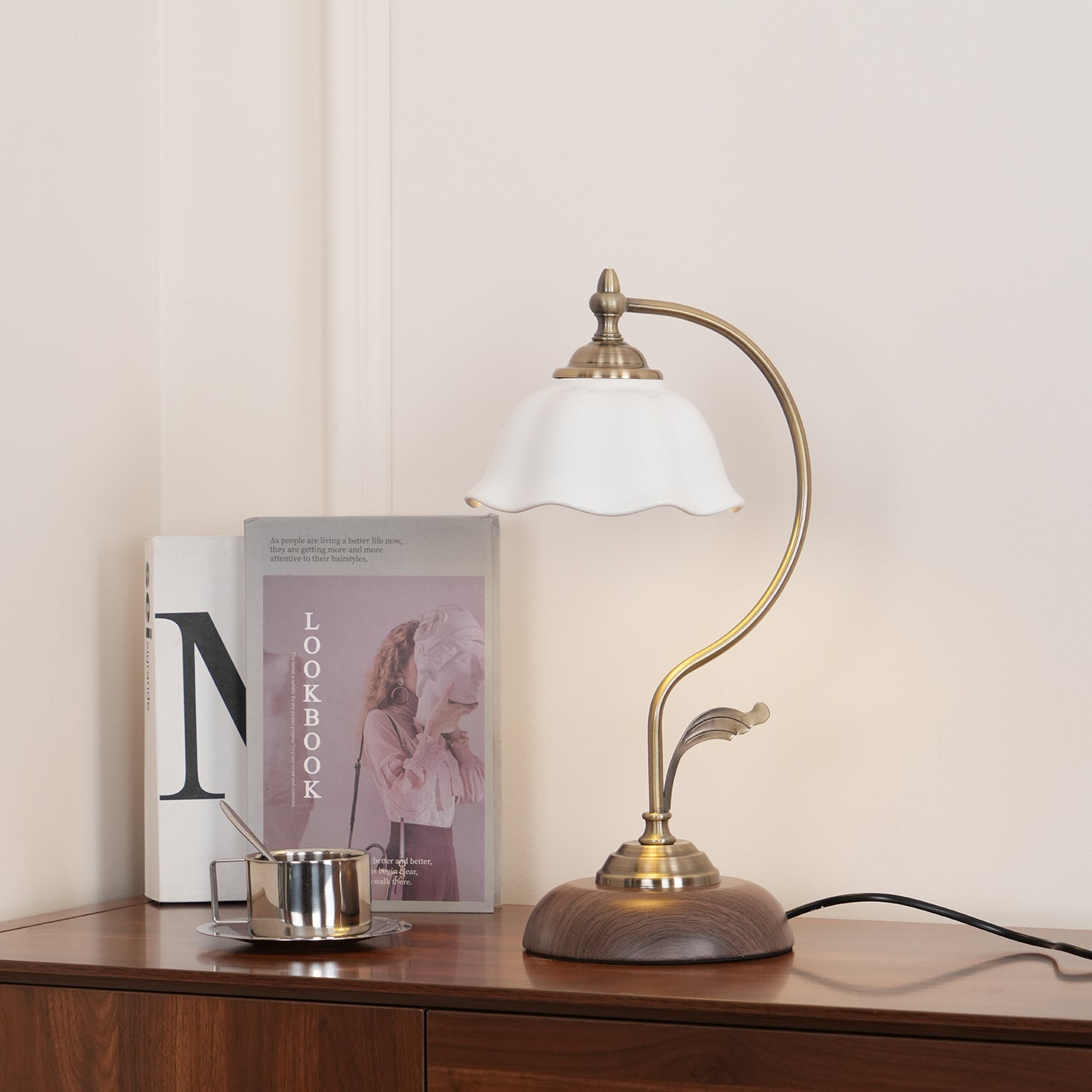Vintage Laiton Table Lamp - Blowlighting