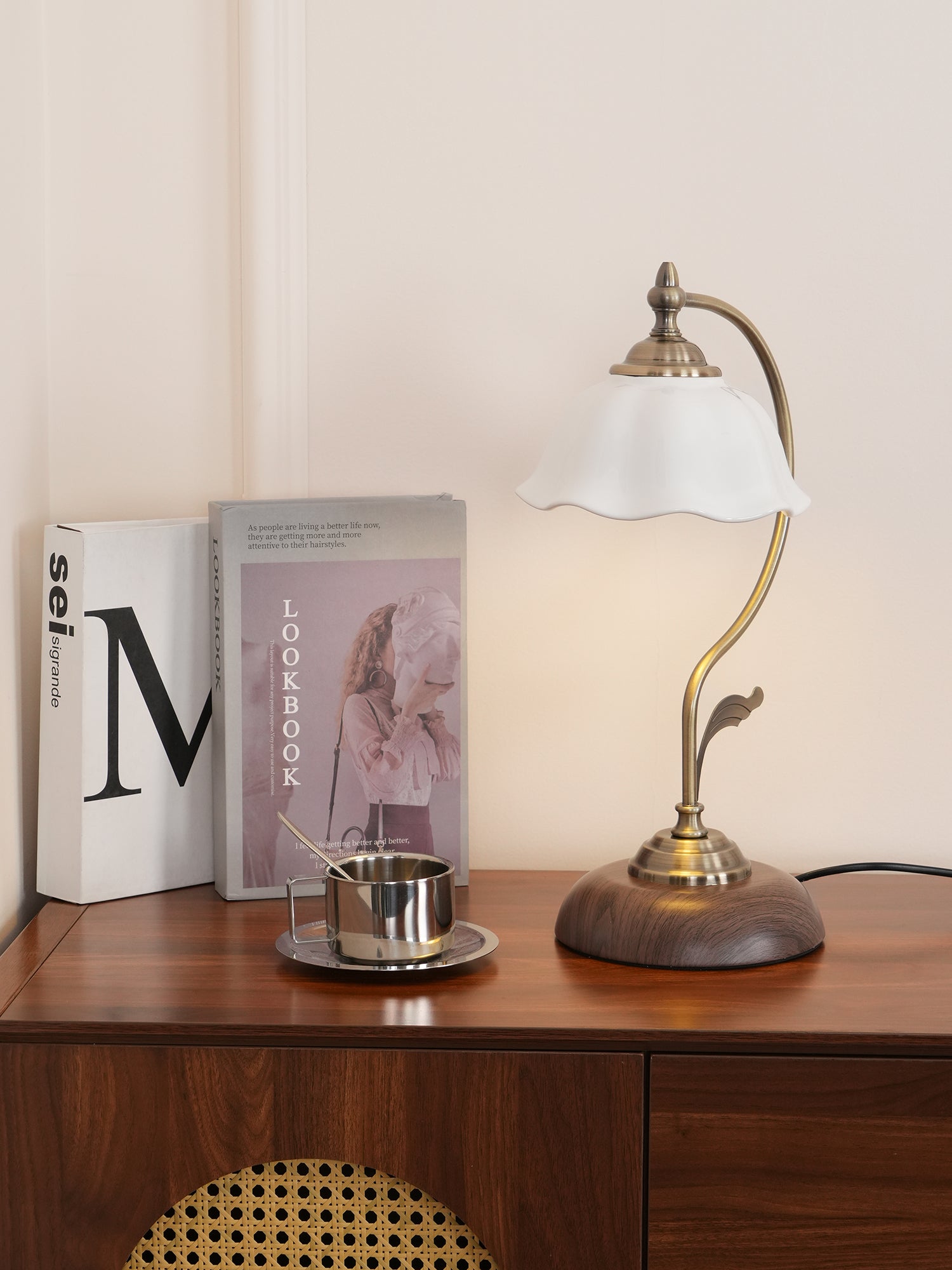 Vintage Laiton Table Lamp - Blowlighting