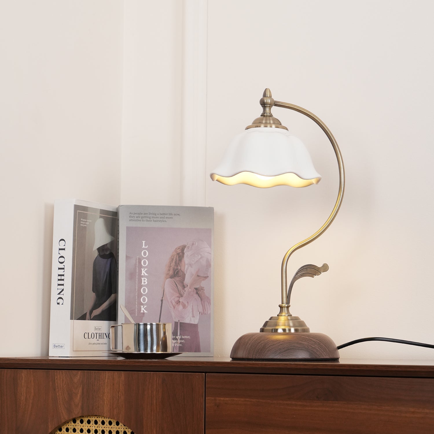 Vintage Laiton Table Lamp - Blowlighting