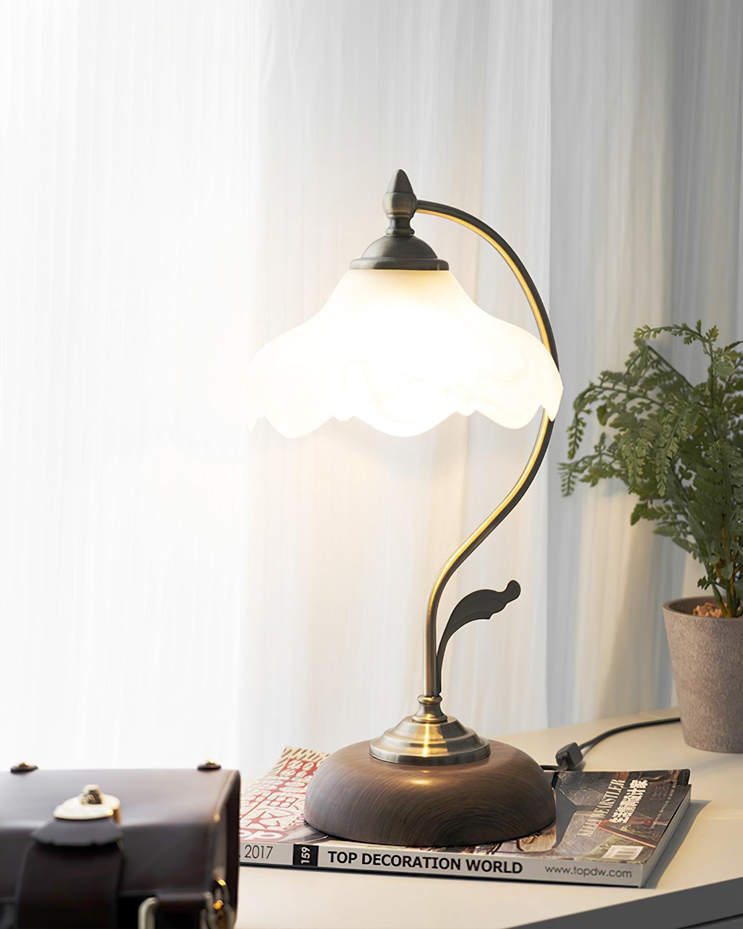 Vintage Laiton Table Lamp - Blowlighting