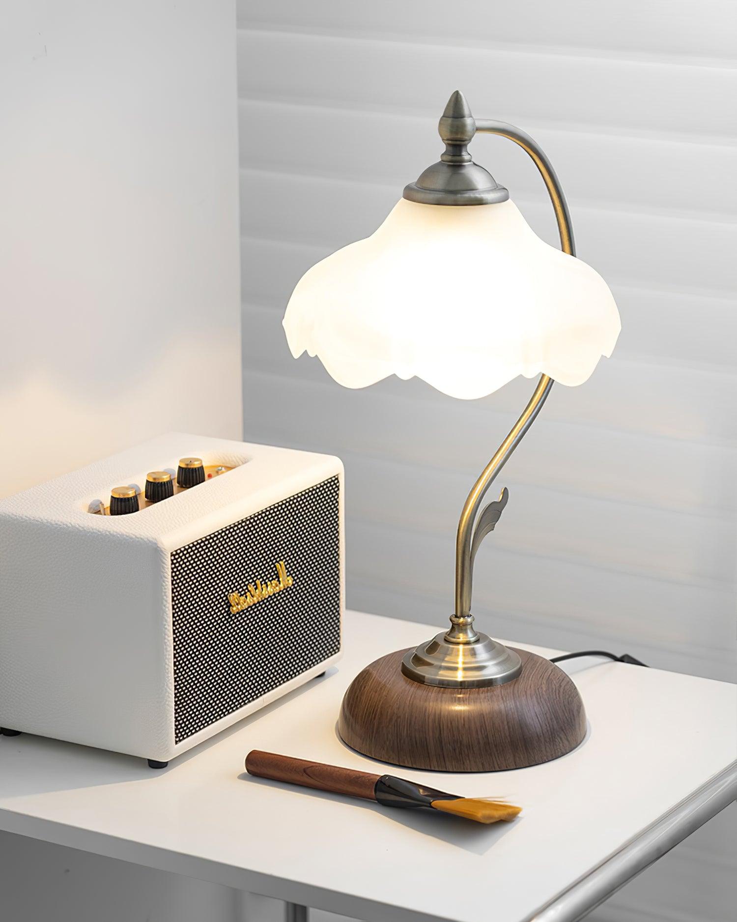 Vintage Laiton Table Lamp - Blowlighting