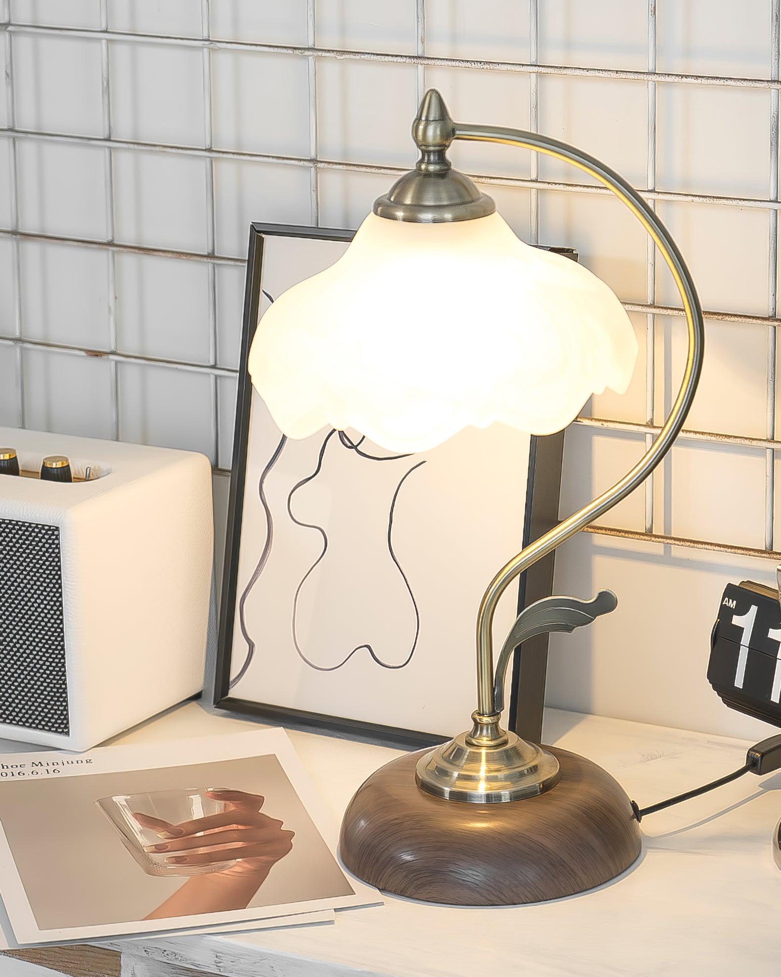 Vintage Laiton Table Lamp - Blowlighting