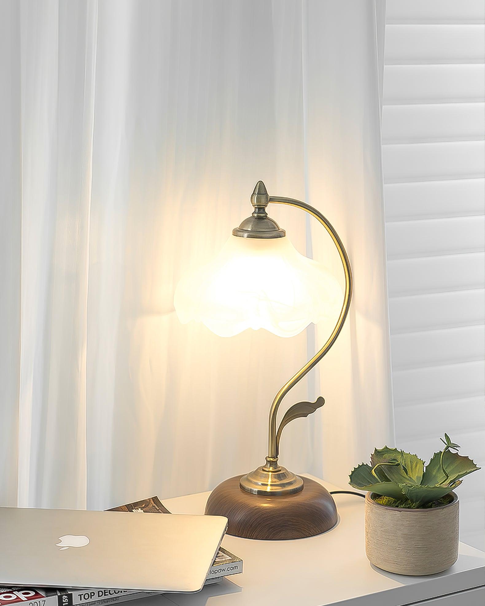 Vintage Laiton Table Lamp - Blowlighting