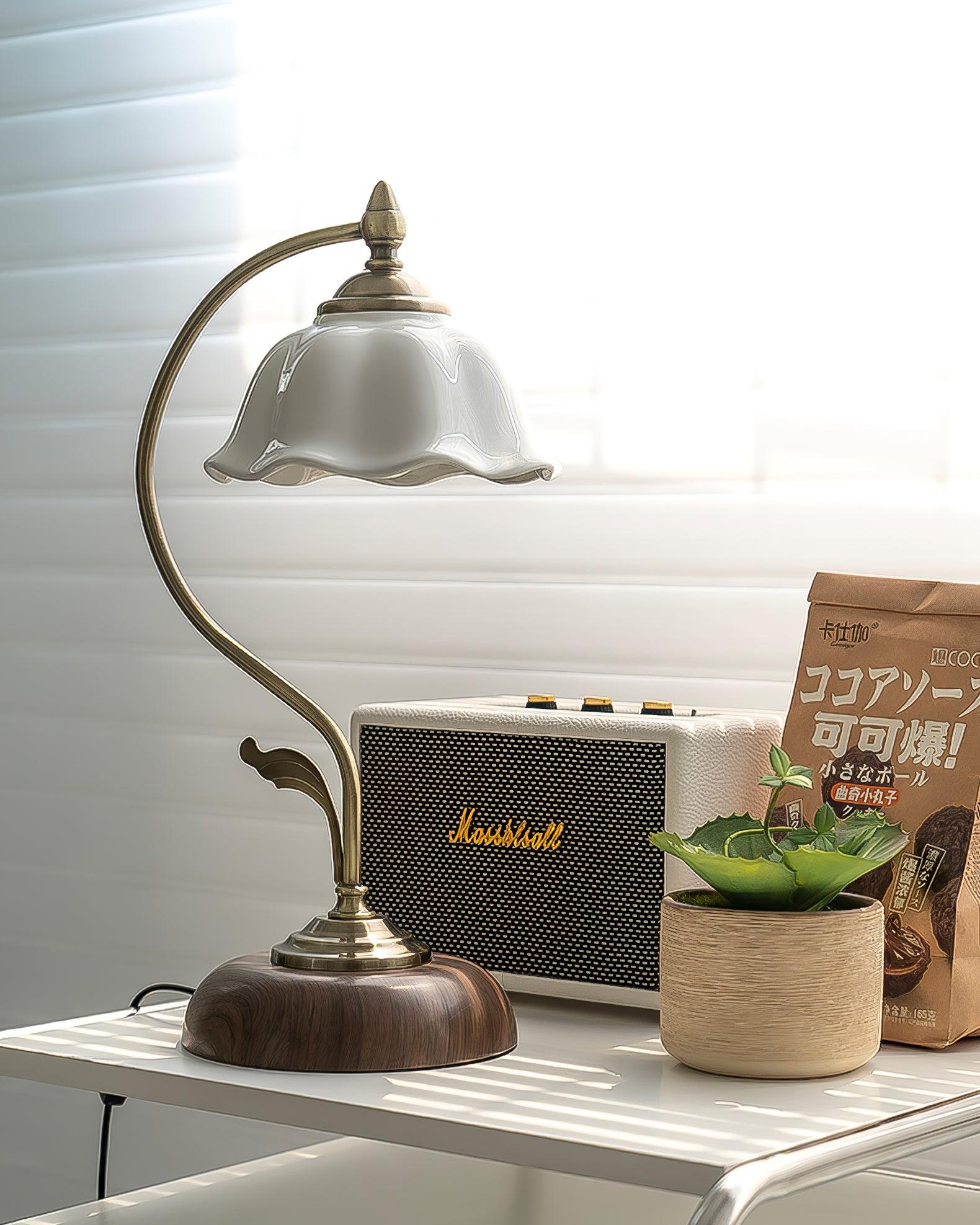 Vintage Laiton Table Lamp - Blowlighting