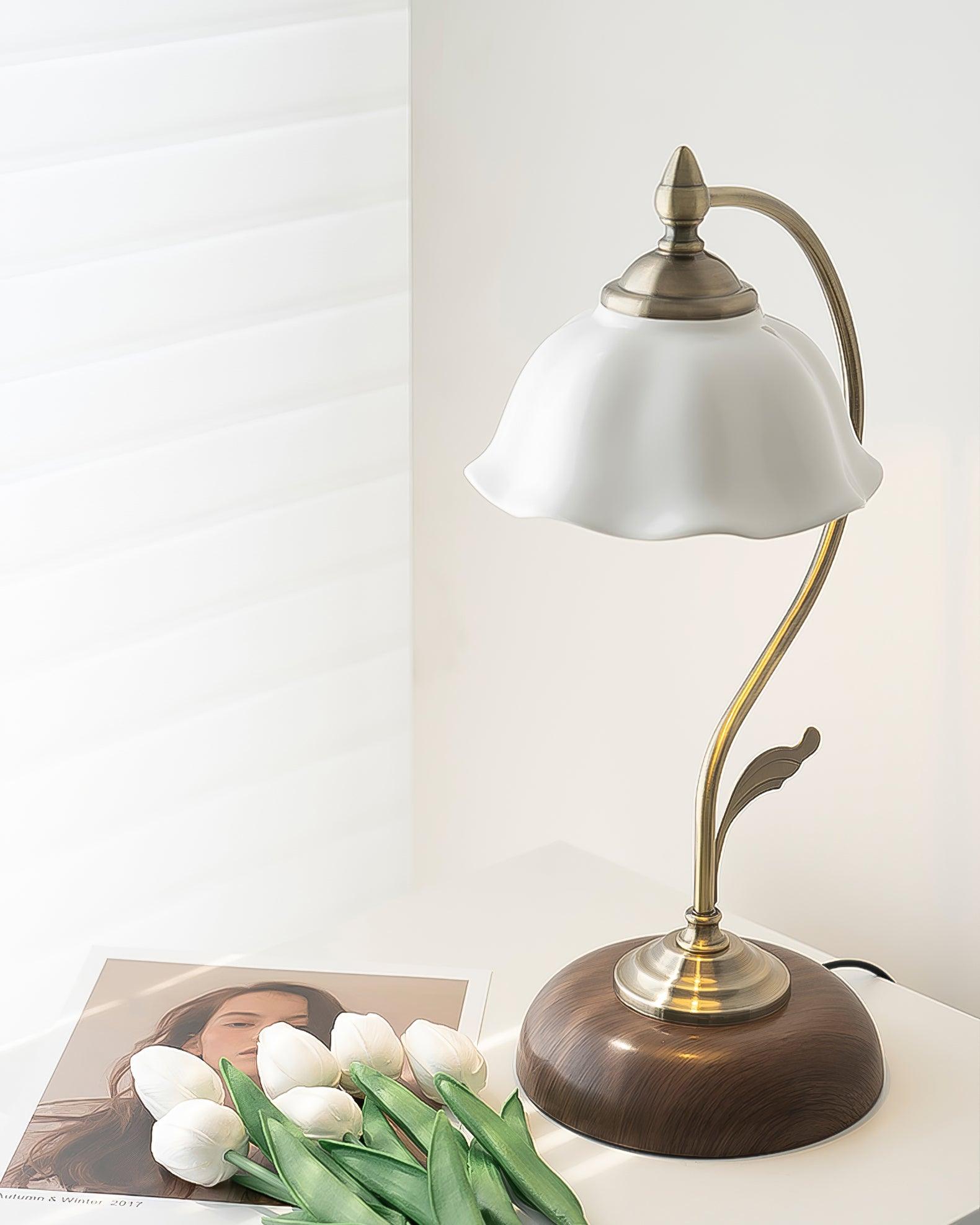 Vintage Laiton Table Lamp - Blowlighting