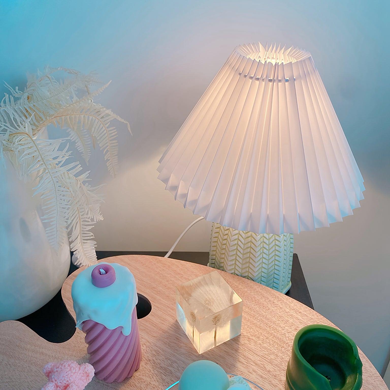 Vintage Pleated Table Lamp - Blowlighting