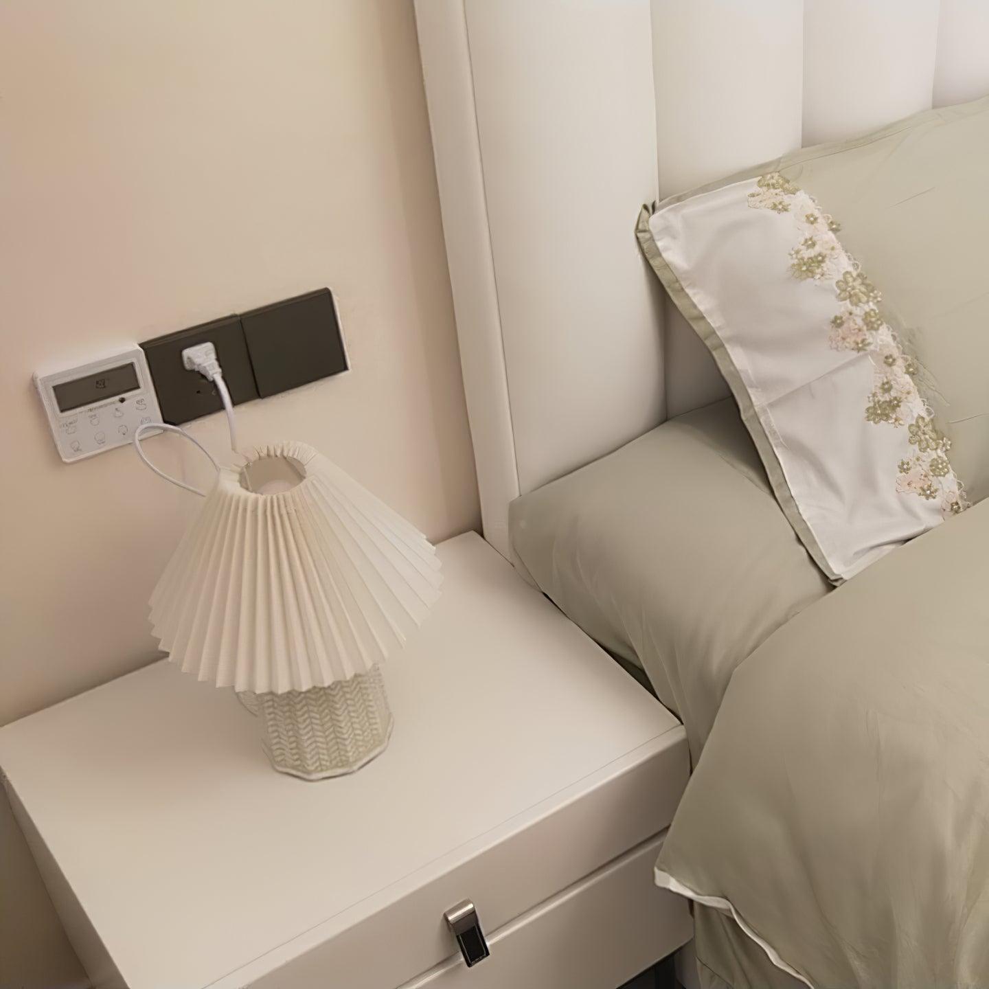Vintage Pleated Table Lamp - Blowlighting