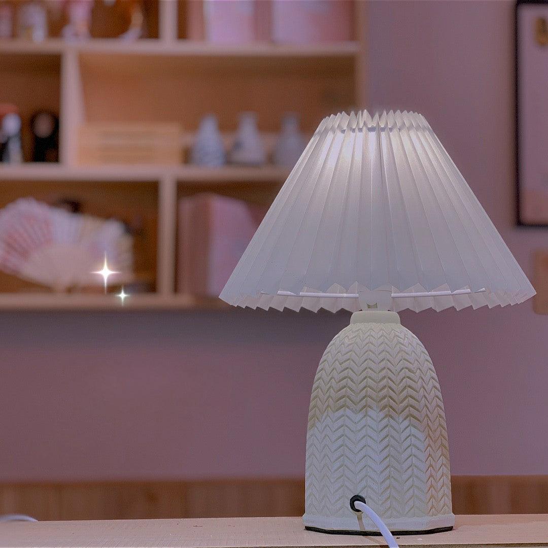 Vintage Pleated Table Lamp - Blowlighting