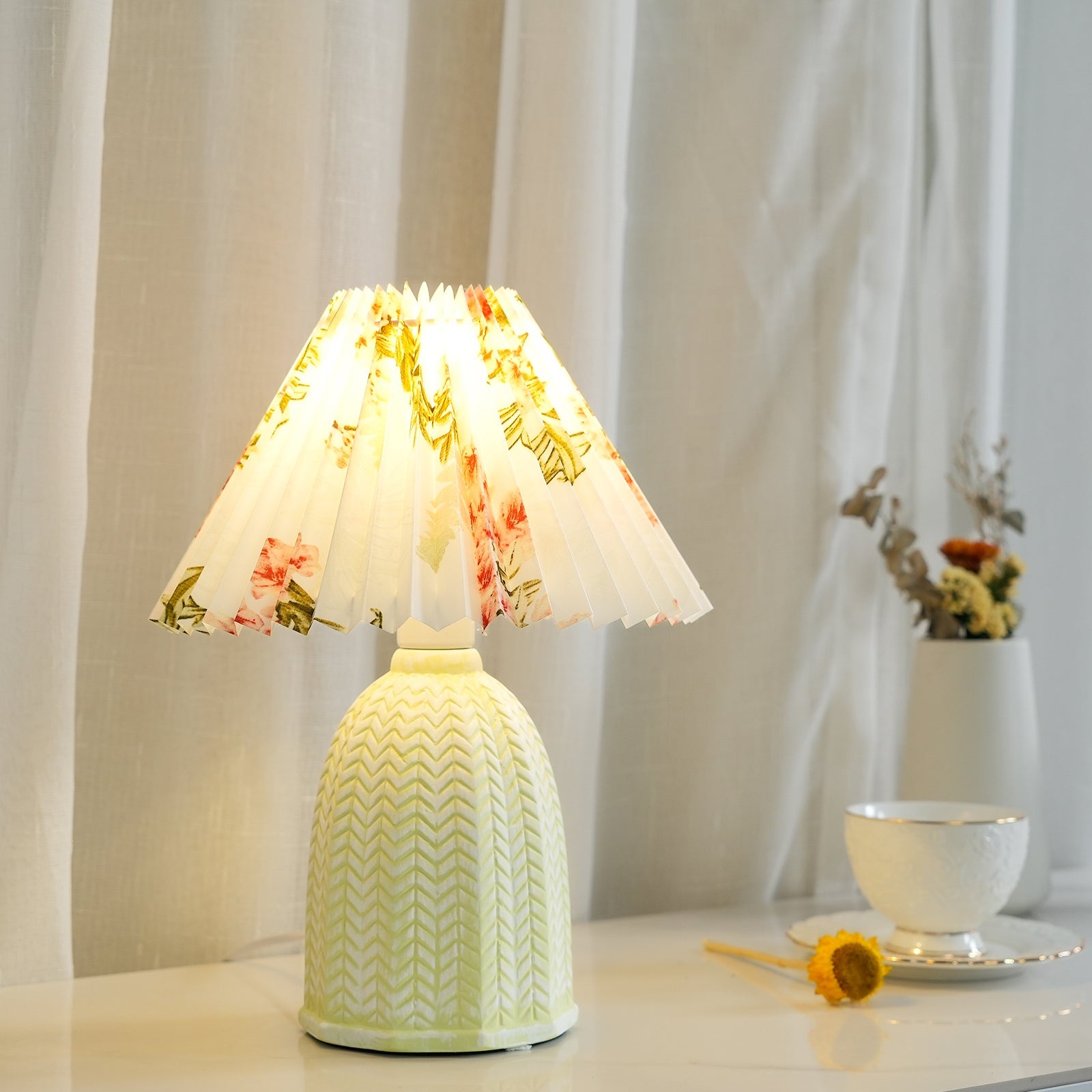 Vintage Pleated Table Lamp - Blowlighting