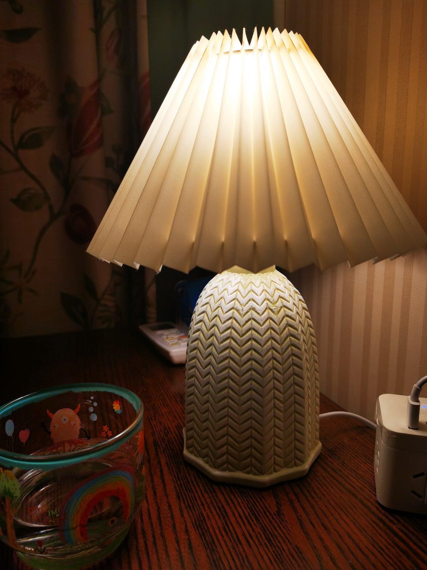 Vintage Pleated Table Lamp - Blowlighting