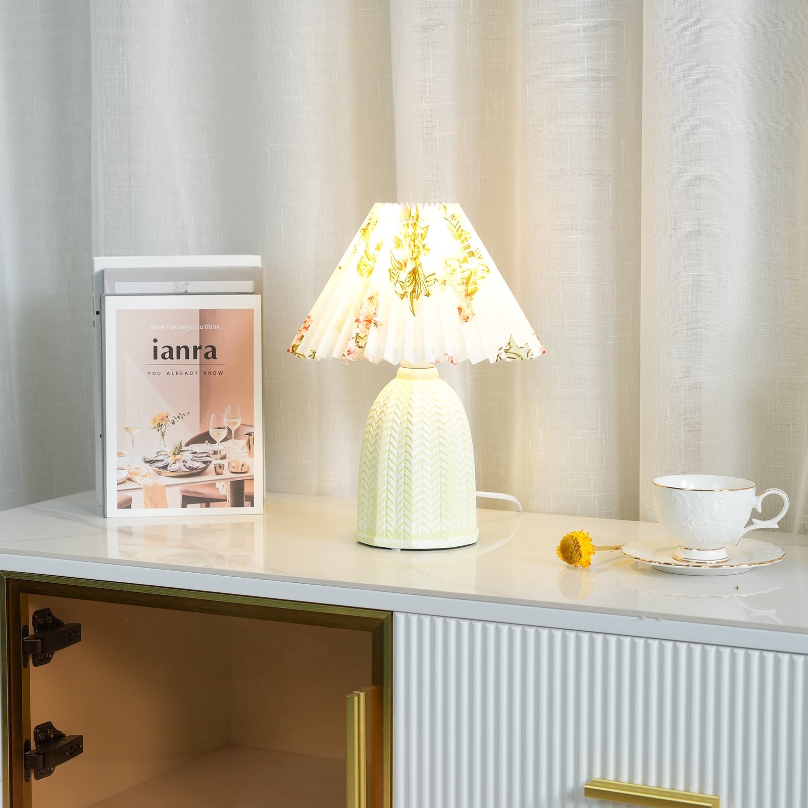 Vintage Pleated Table Lamp - Blowlighting