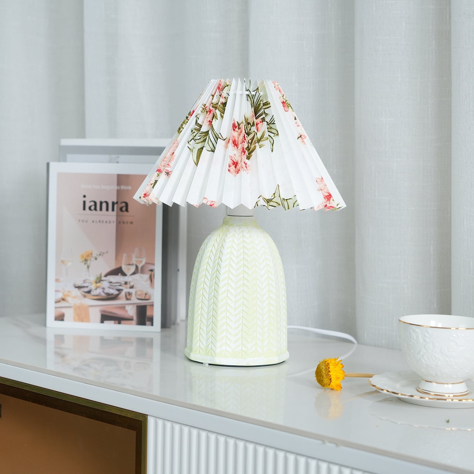 Vintage Pleated Table Lamp - Blowlighting
