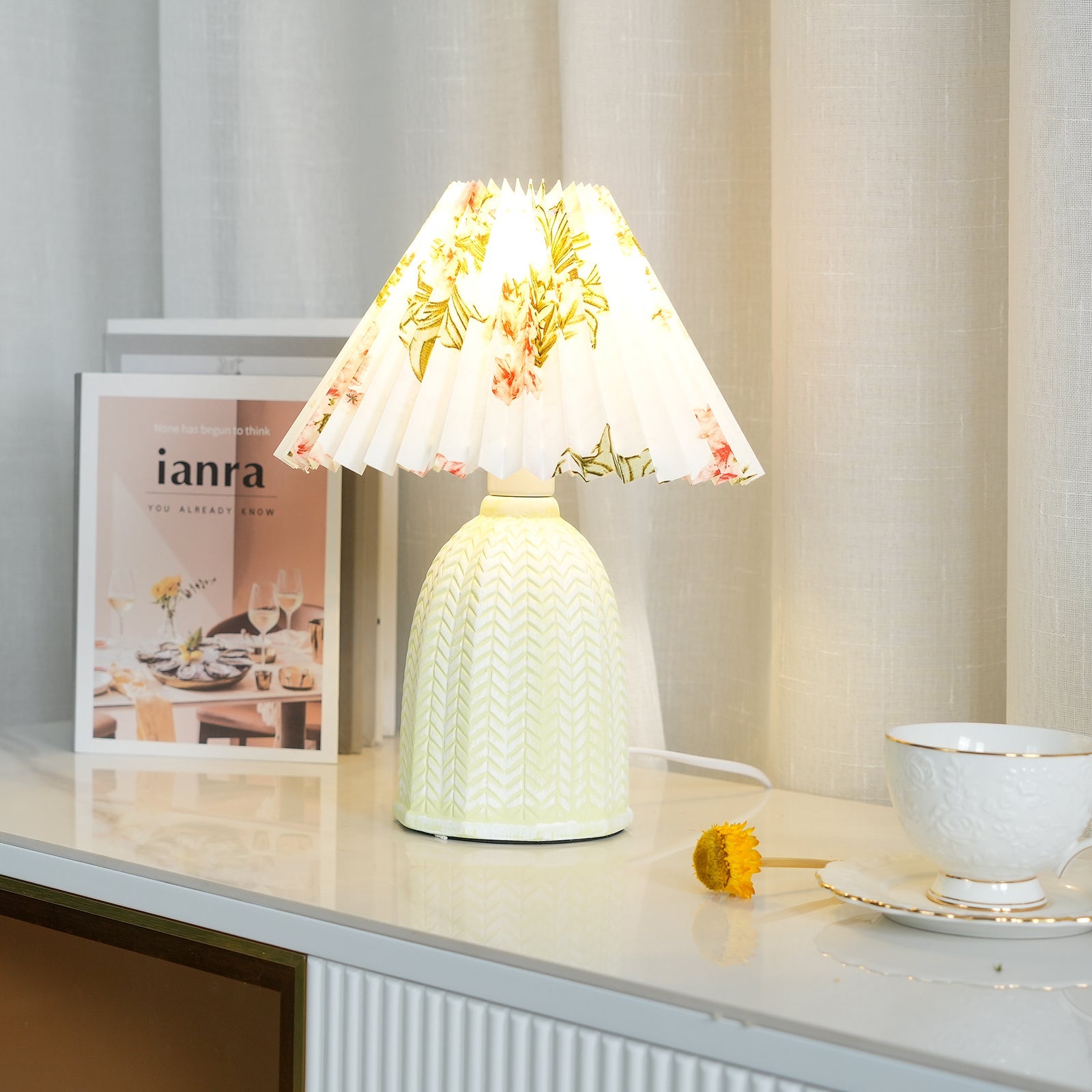 Vintage Pleated Table Lamp - Blowlighting