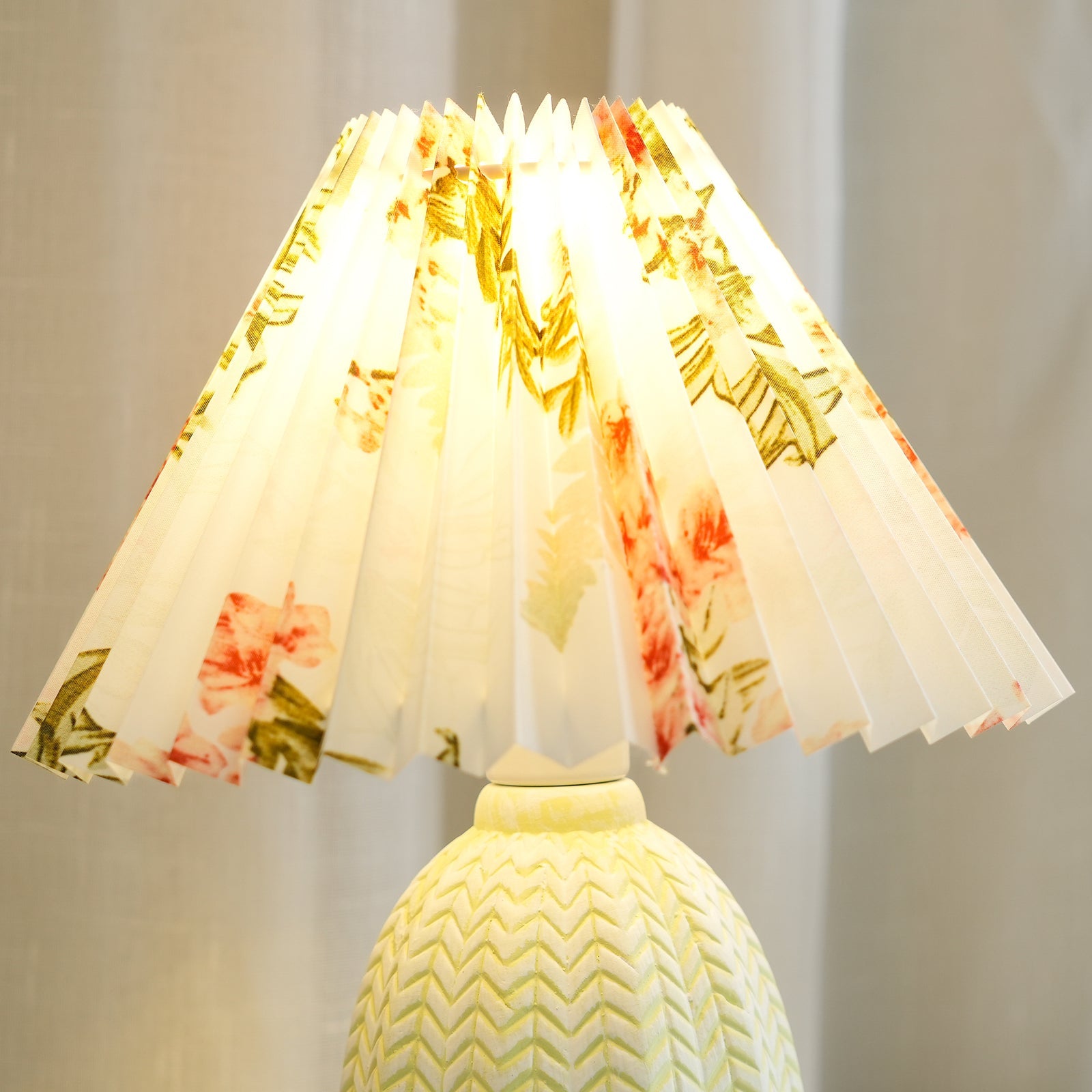 Vintage Pleated Table Lamp - Blowlighting