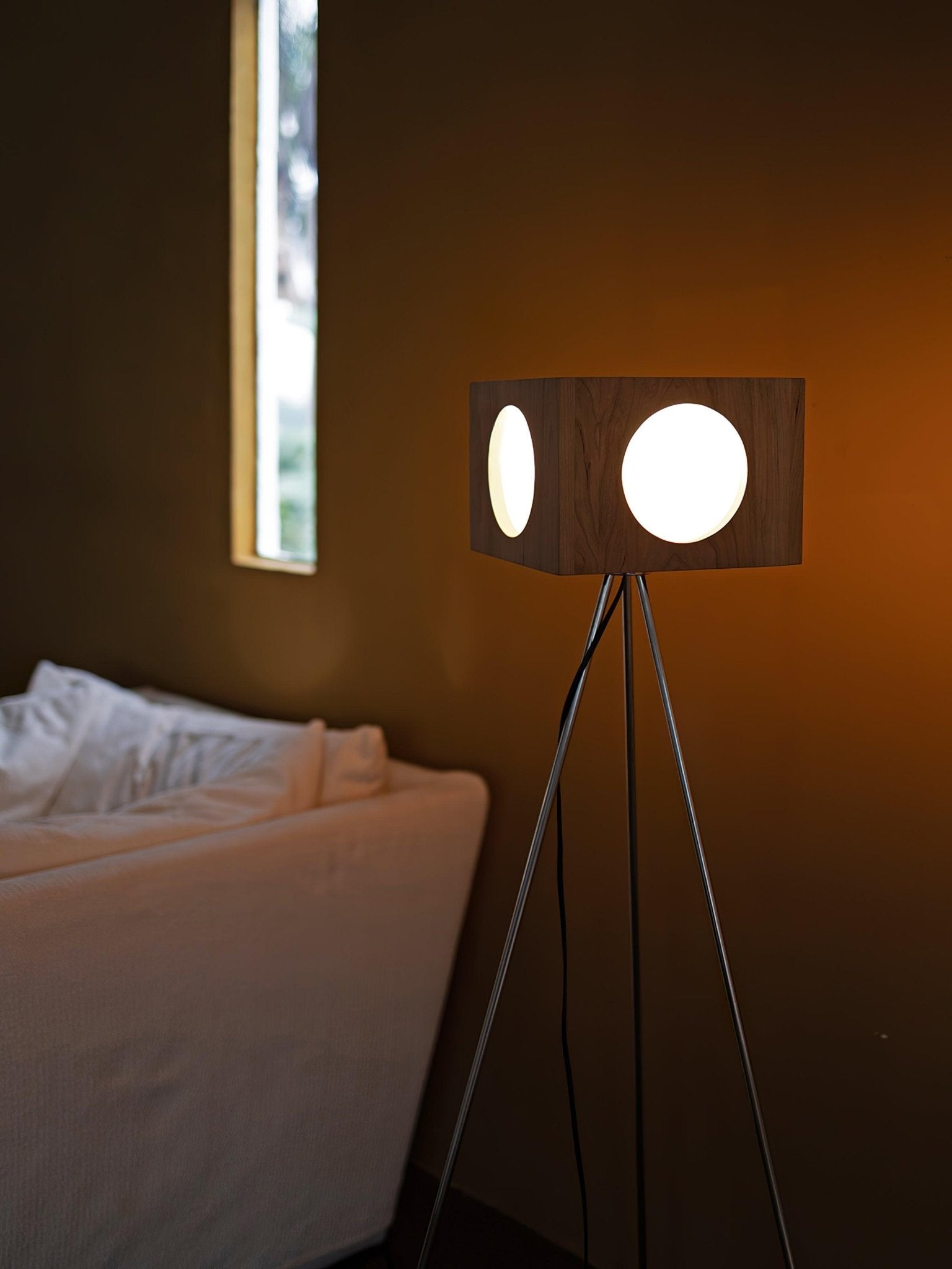 Vintage Tripod Camera Floor Lamp - Blowlighting