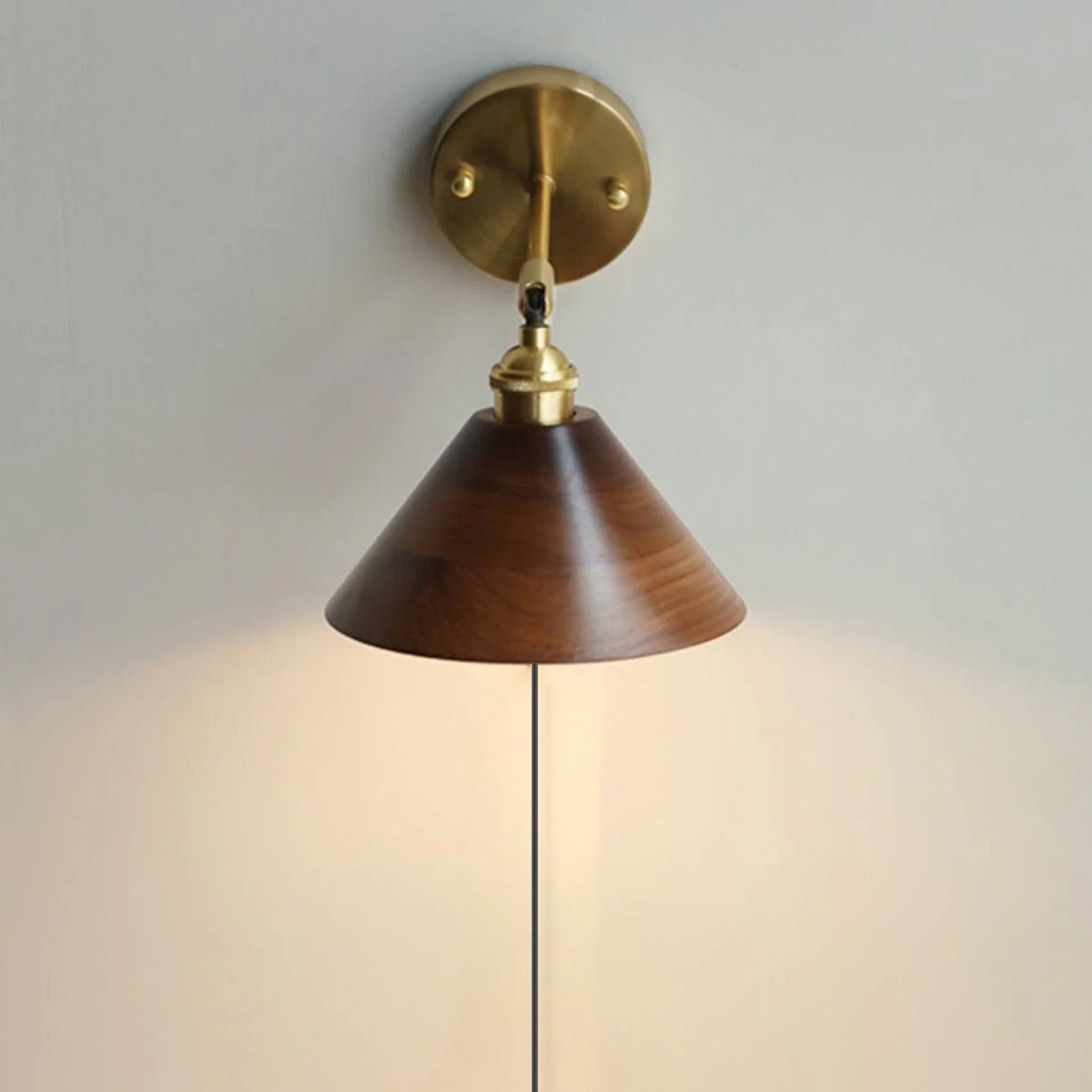 Vintage Wood Plug-in Wall Lamp - Blowlighting
