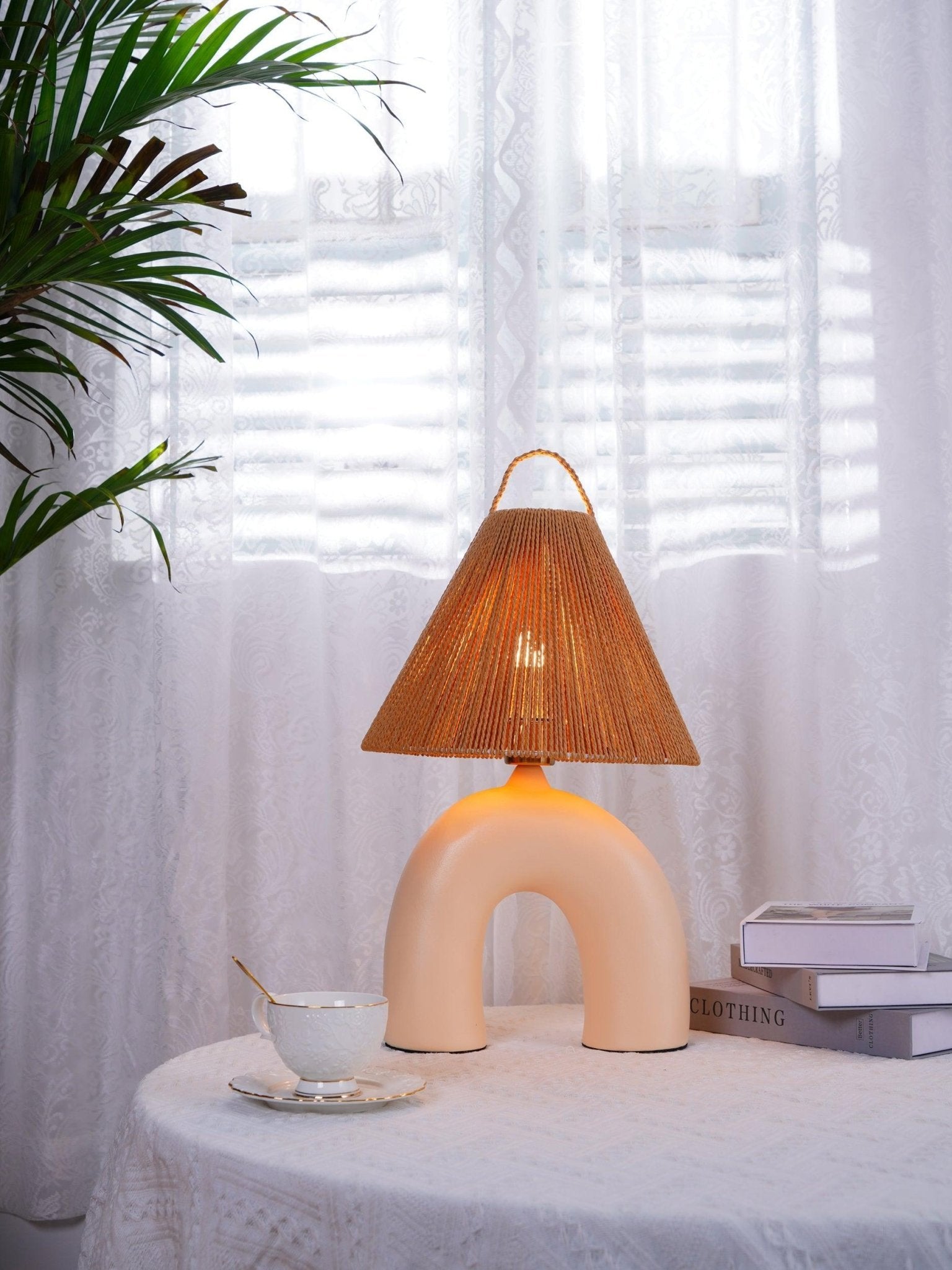 Arched Table Lamp - Blowlighting