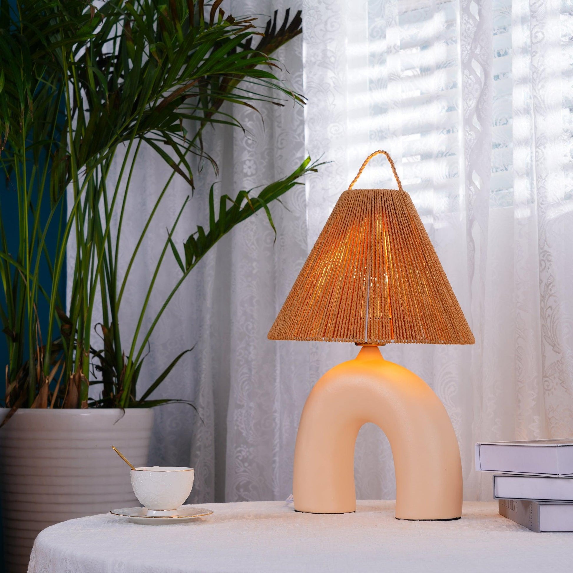 Arched Table Lamp - Blowlighting