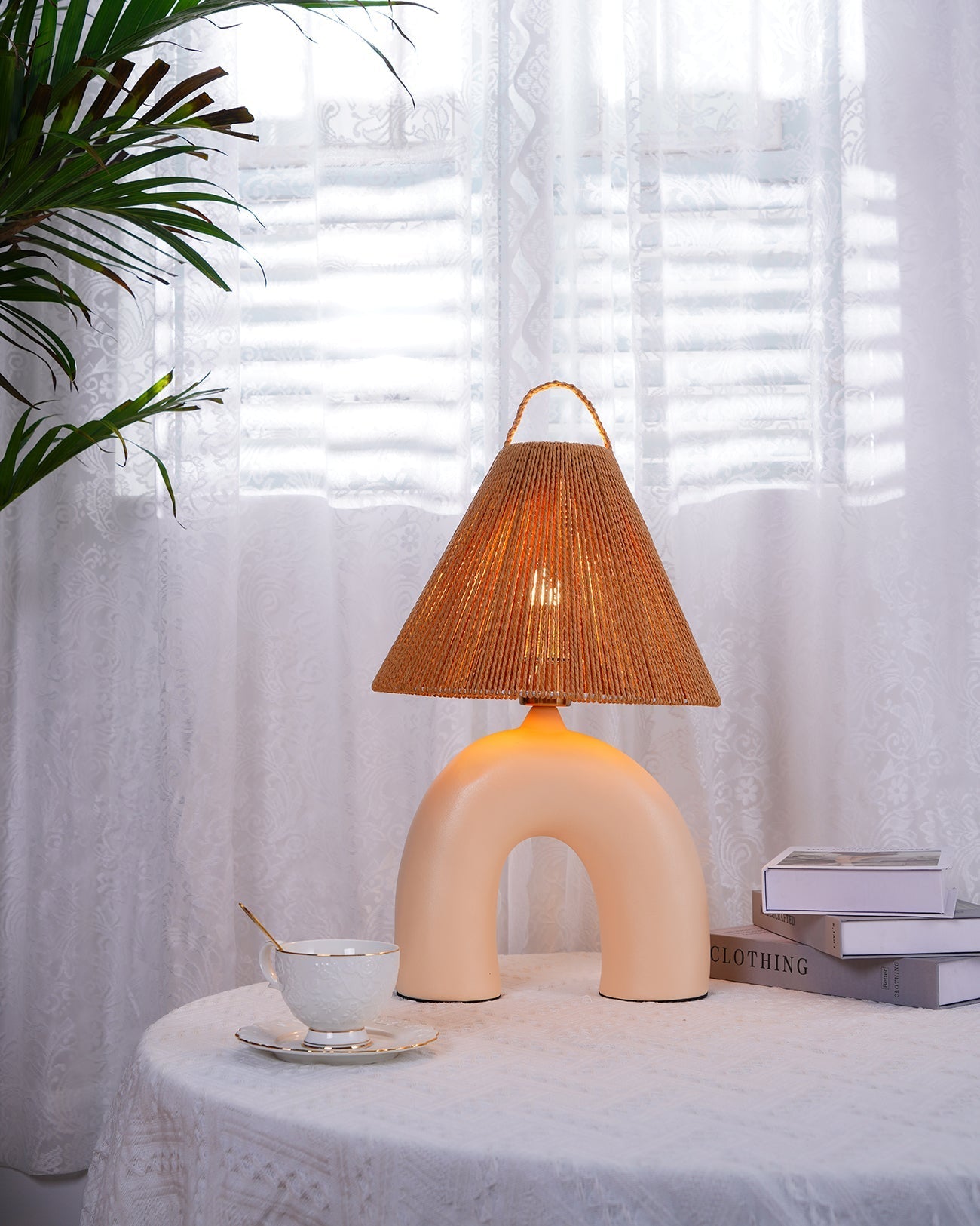 Arched Table Lamp - Blowlighting