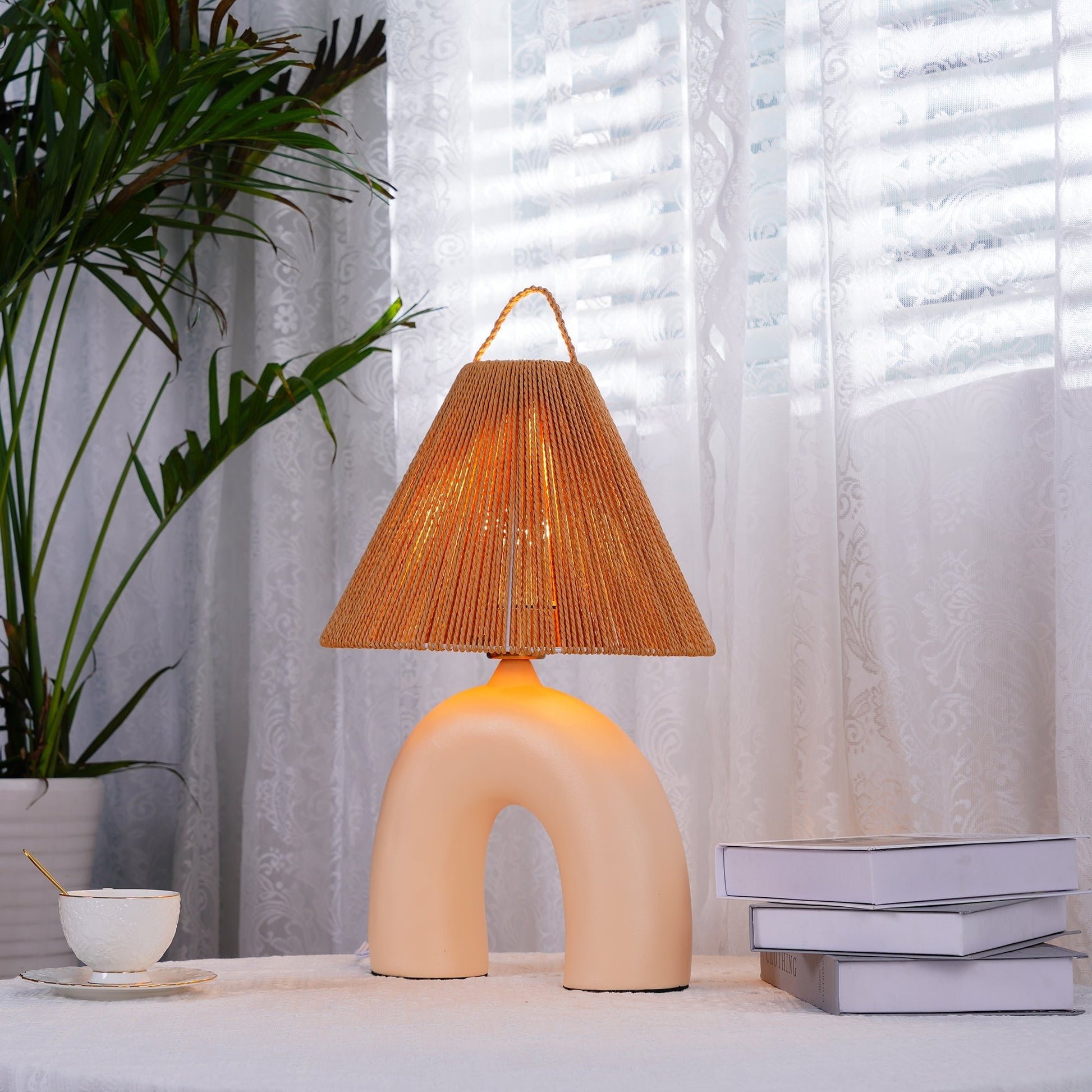 Arched Table Lamp - Blowlighting