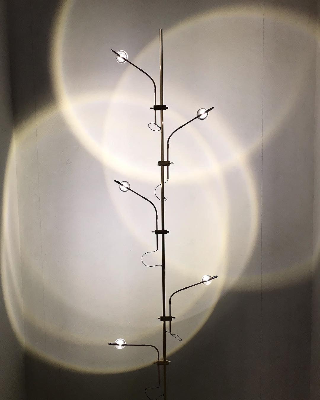 Wa Wa Floor Lamp - Blowlighting