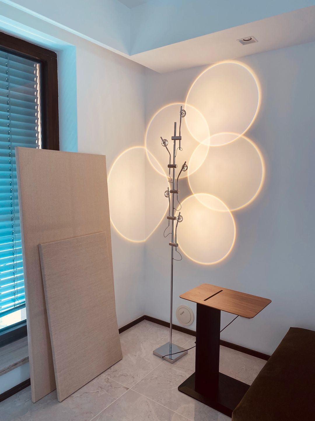 Wa Wa Floor Lamp - Blowlighting