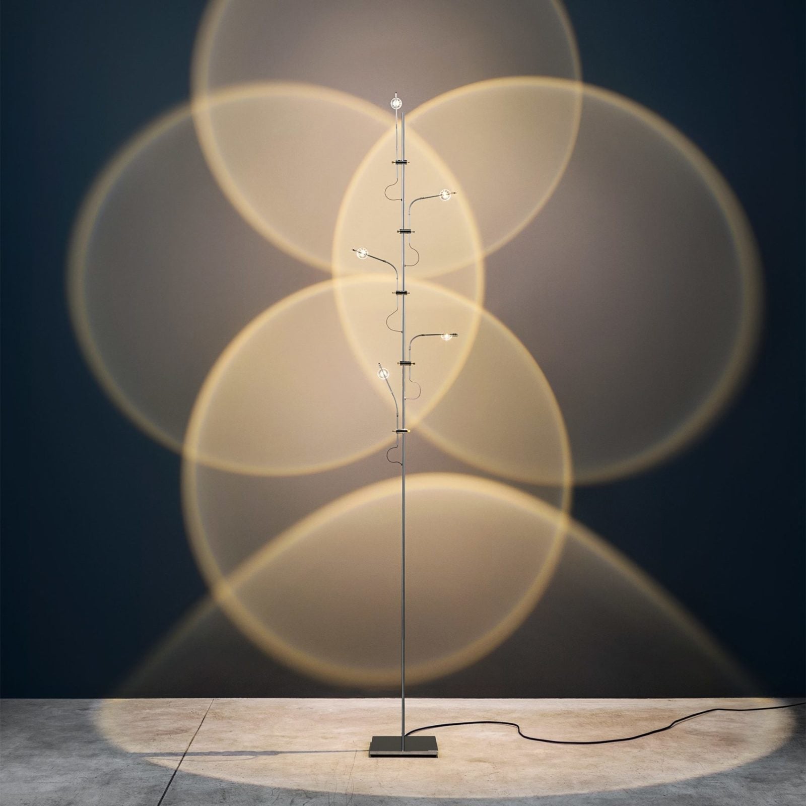 Wa Wa Floor Lamp - Blowlighting