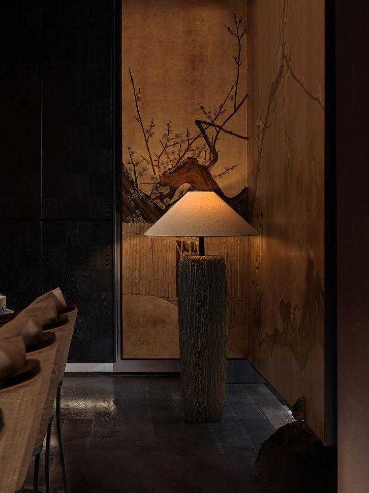 Weathered Wood Grain Floor Lamp - Blowlighting