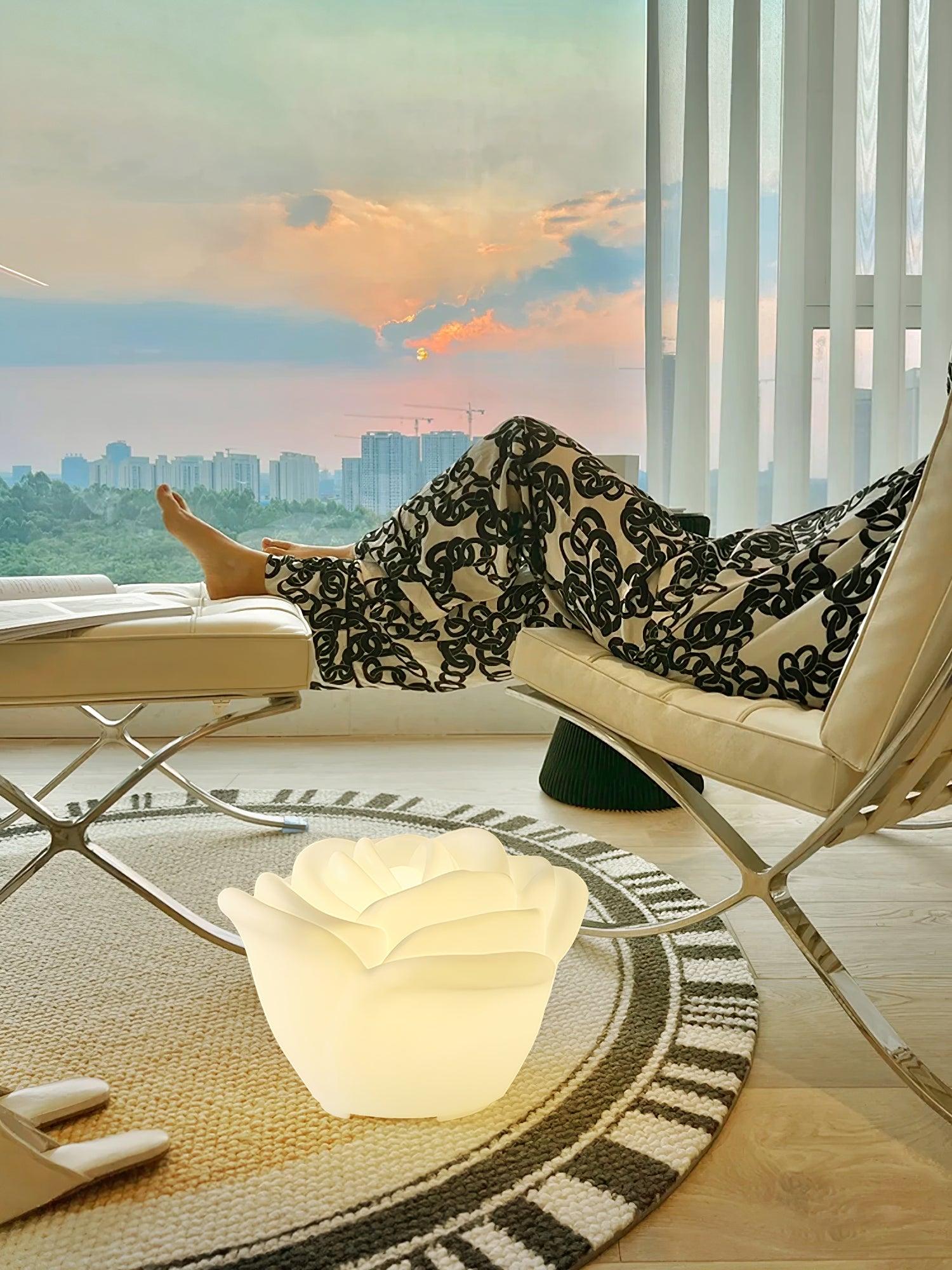 White Rose Shaped LED Table Lamp - Blowlighting