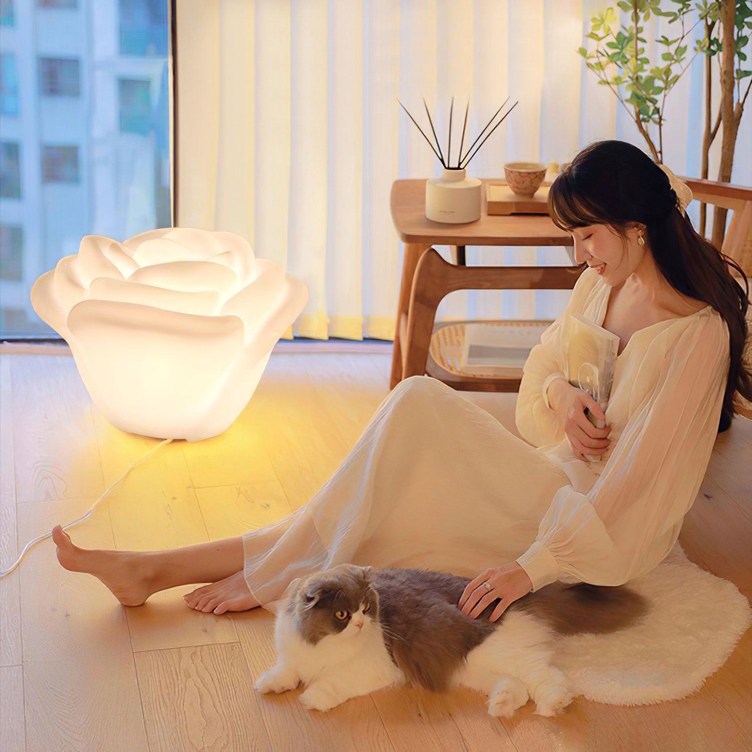 White Rose Shaped LED Table Lamp - Blowlighting