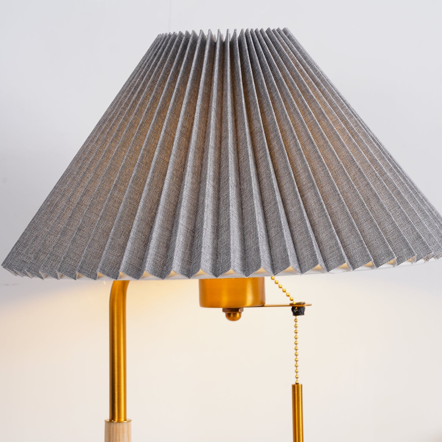 Wooden Retro Table Lamp - Blowlighting