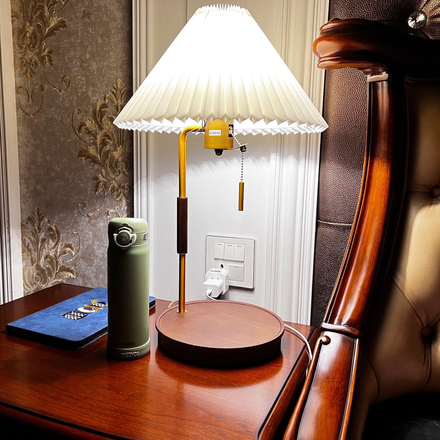 Wooden Retro Table Lamp - Blowlighting