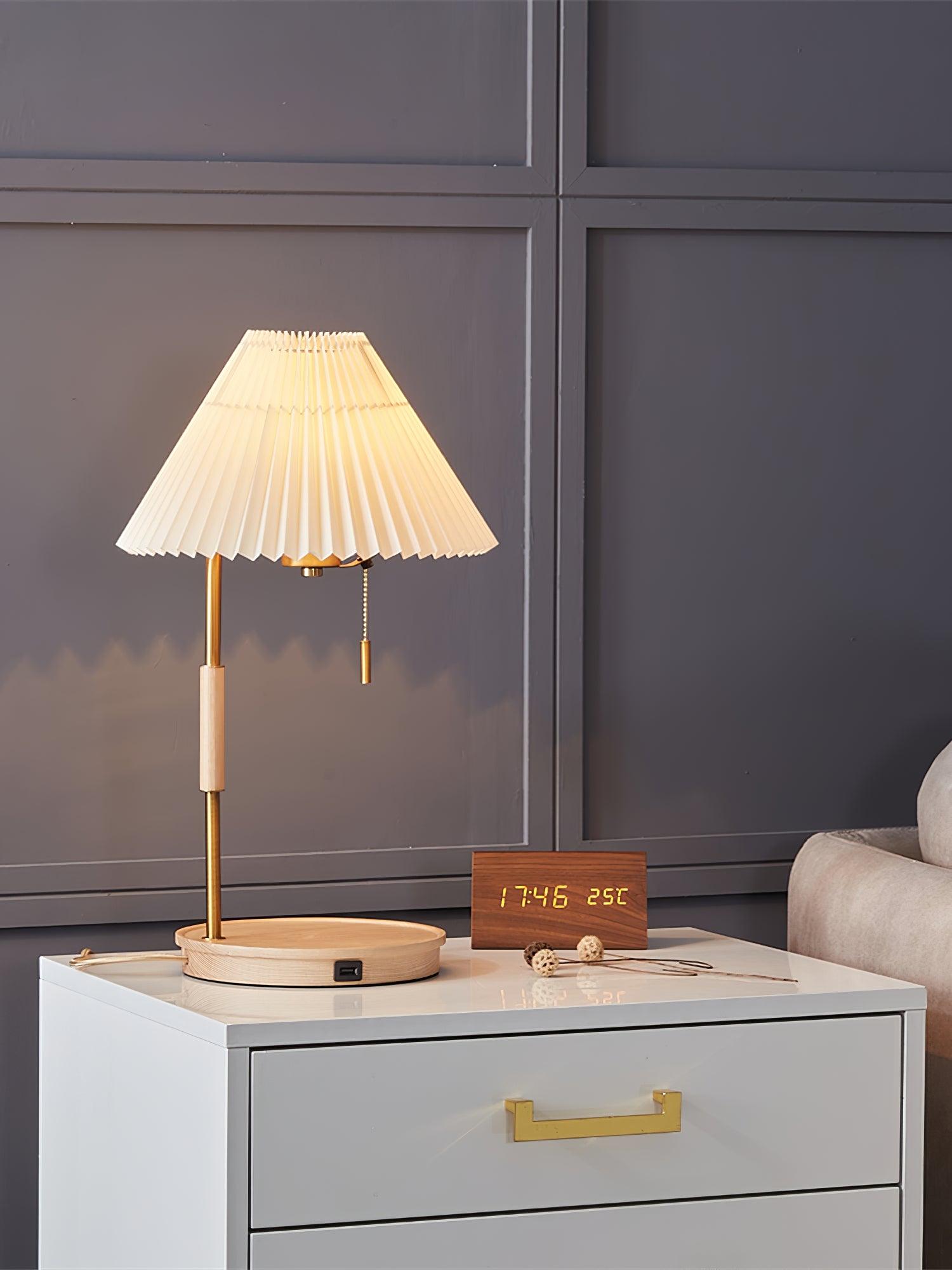 Wooden Retro Table Lamp - Blowlighting