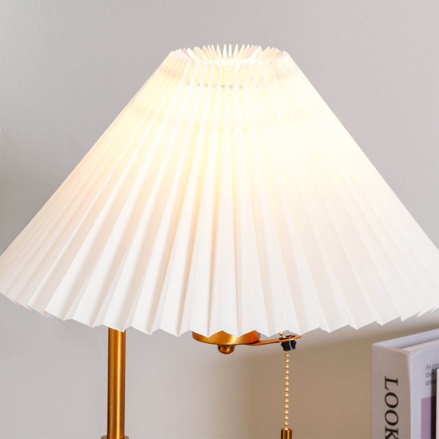 Wooden Retro Table Lamp - Blowlighting