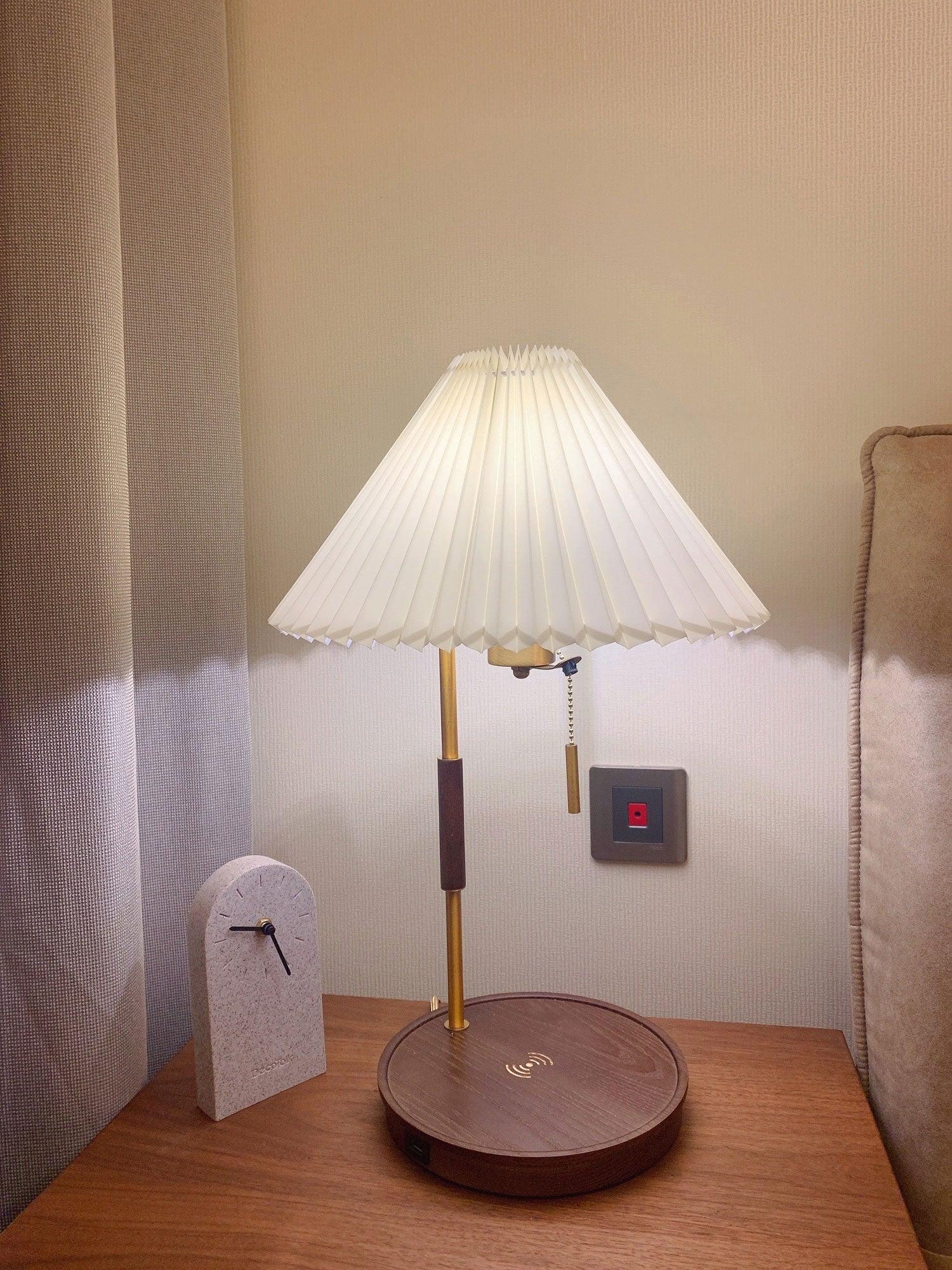 Wooden Retro Table Lamp - Blowlighting