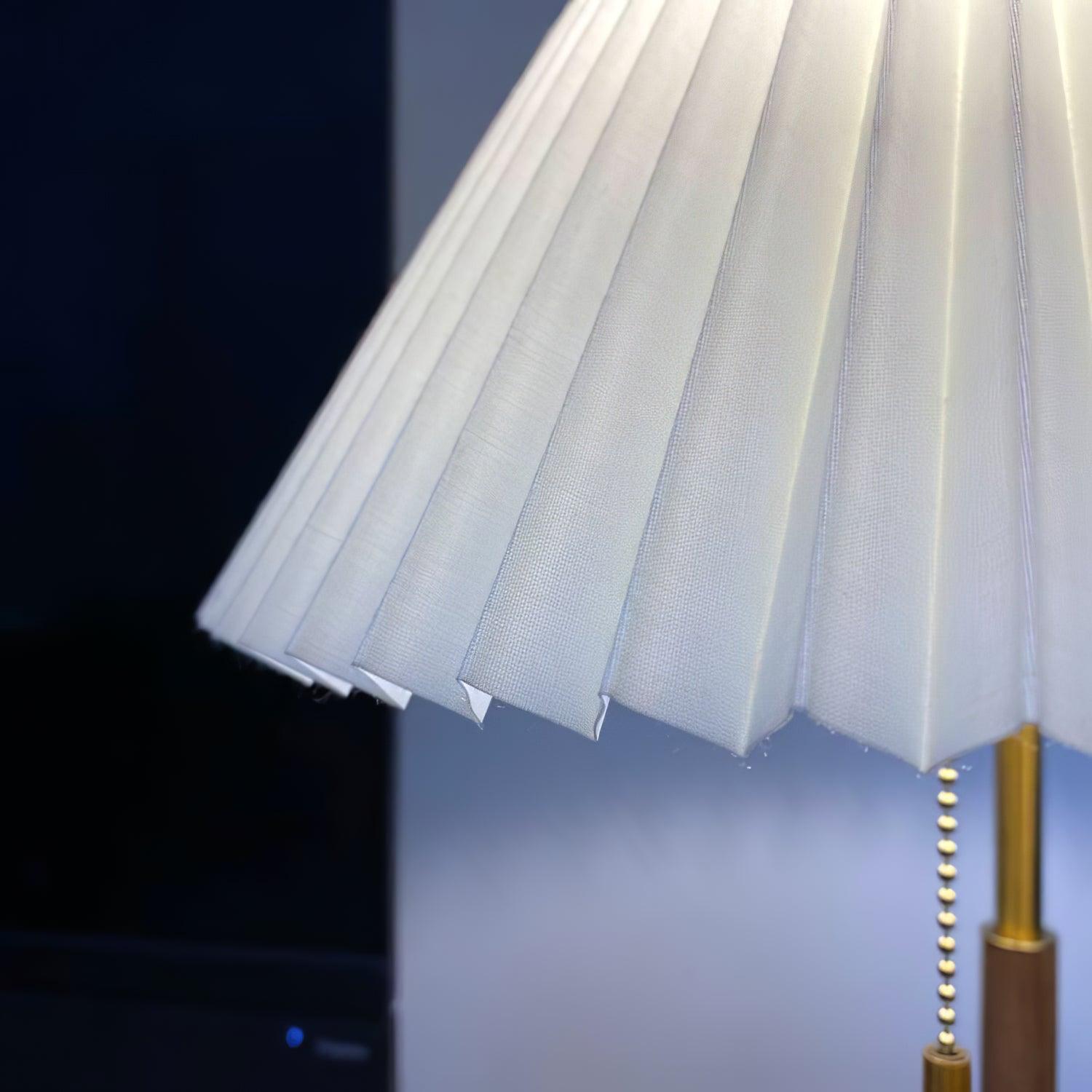Wooden Retro Table Lamp - Blowlighting