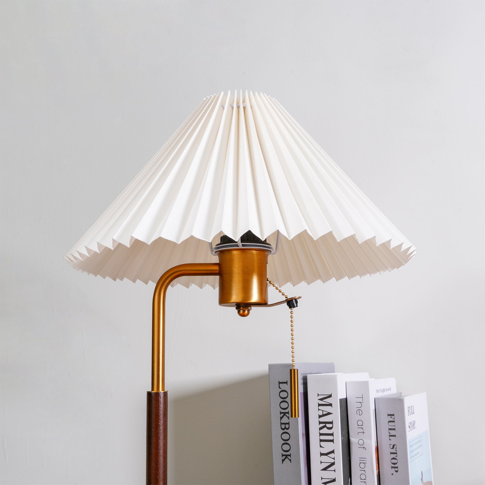 Wooden Retro Table Lamp - Blowlighting