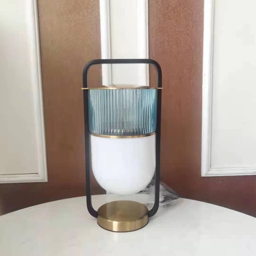 Xi Table Lamp - Blowlighting