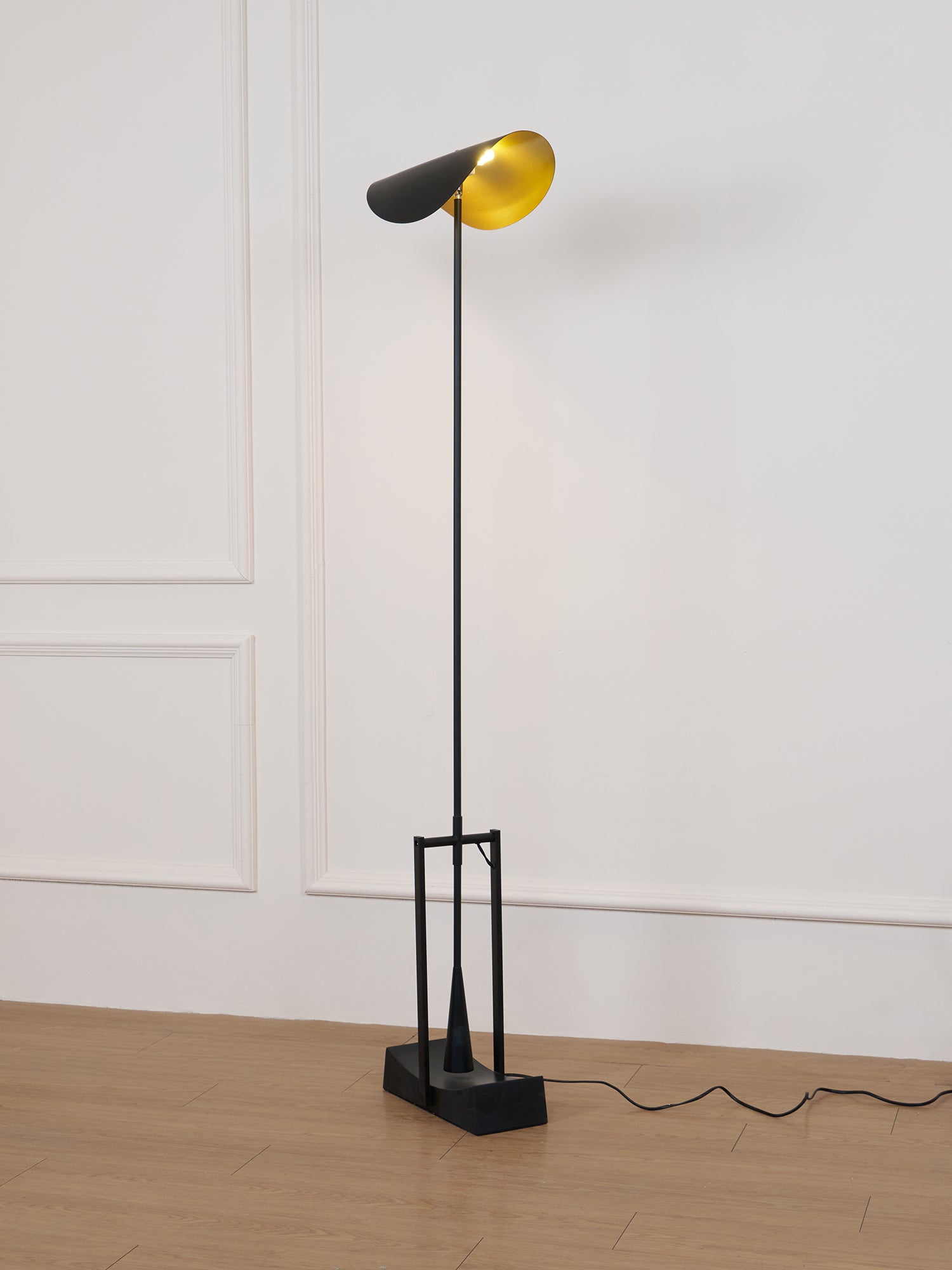 YIU-X Floor Lamp - Blowlighting