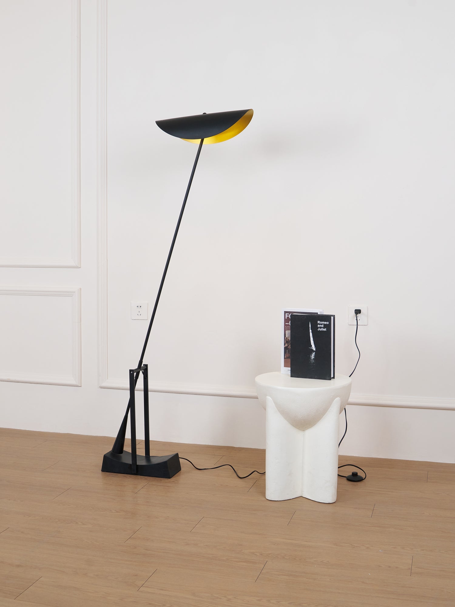 YIU-X Floor Lamp - Blowlighting
