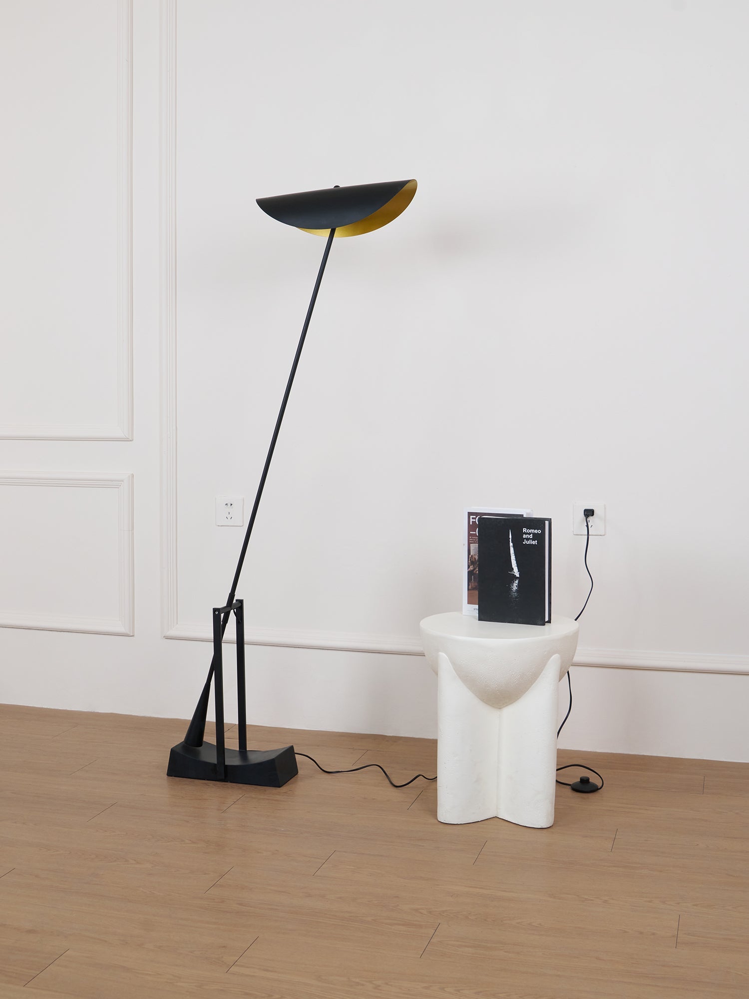 YIU-X Floor Lamp - Blowlighting