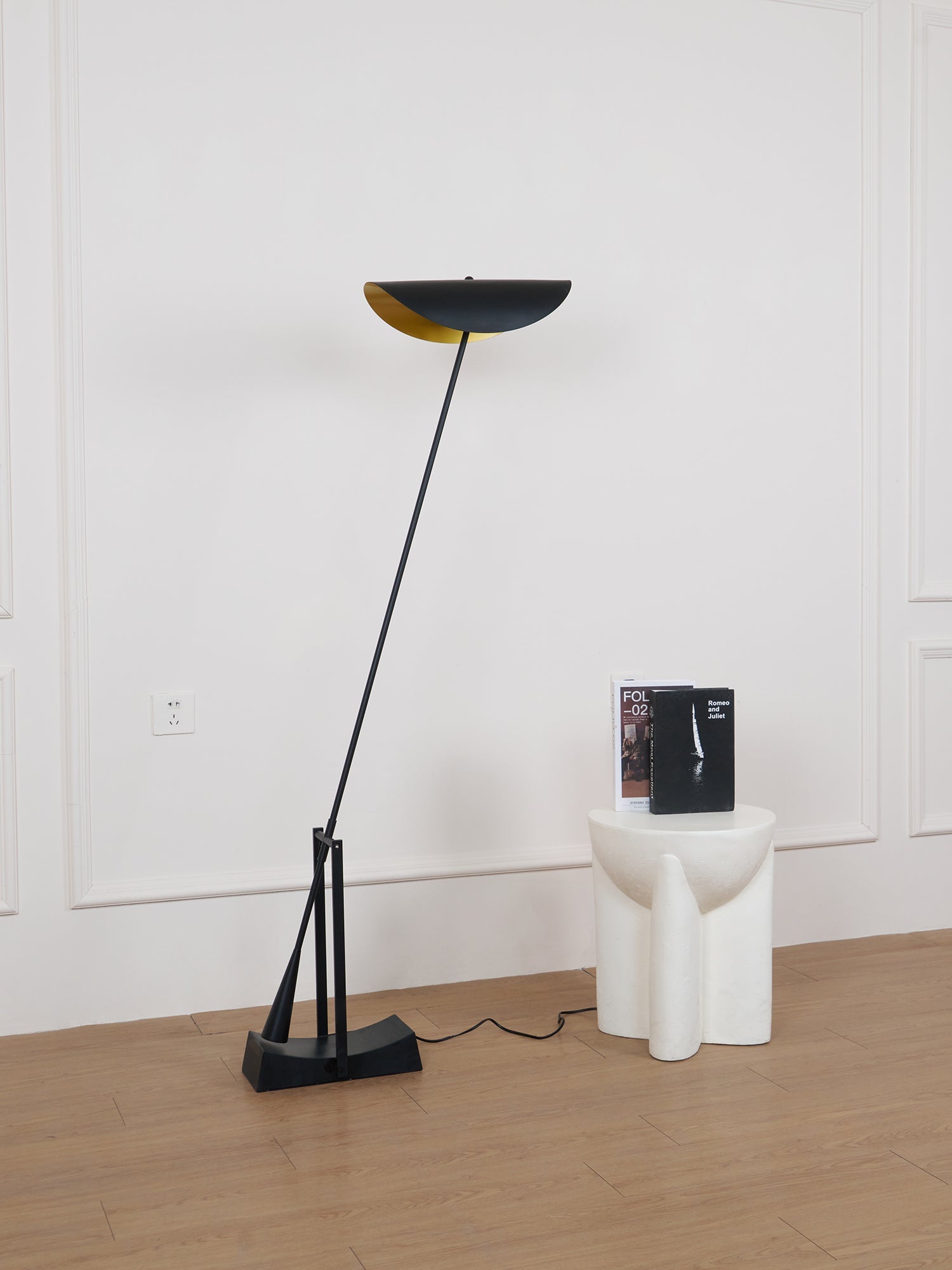 YIU-X Floor Lamp - Blowlighting