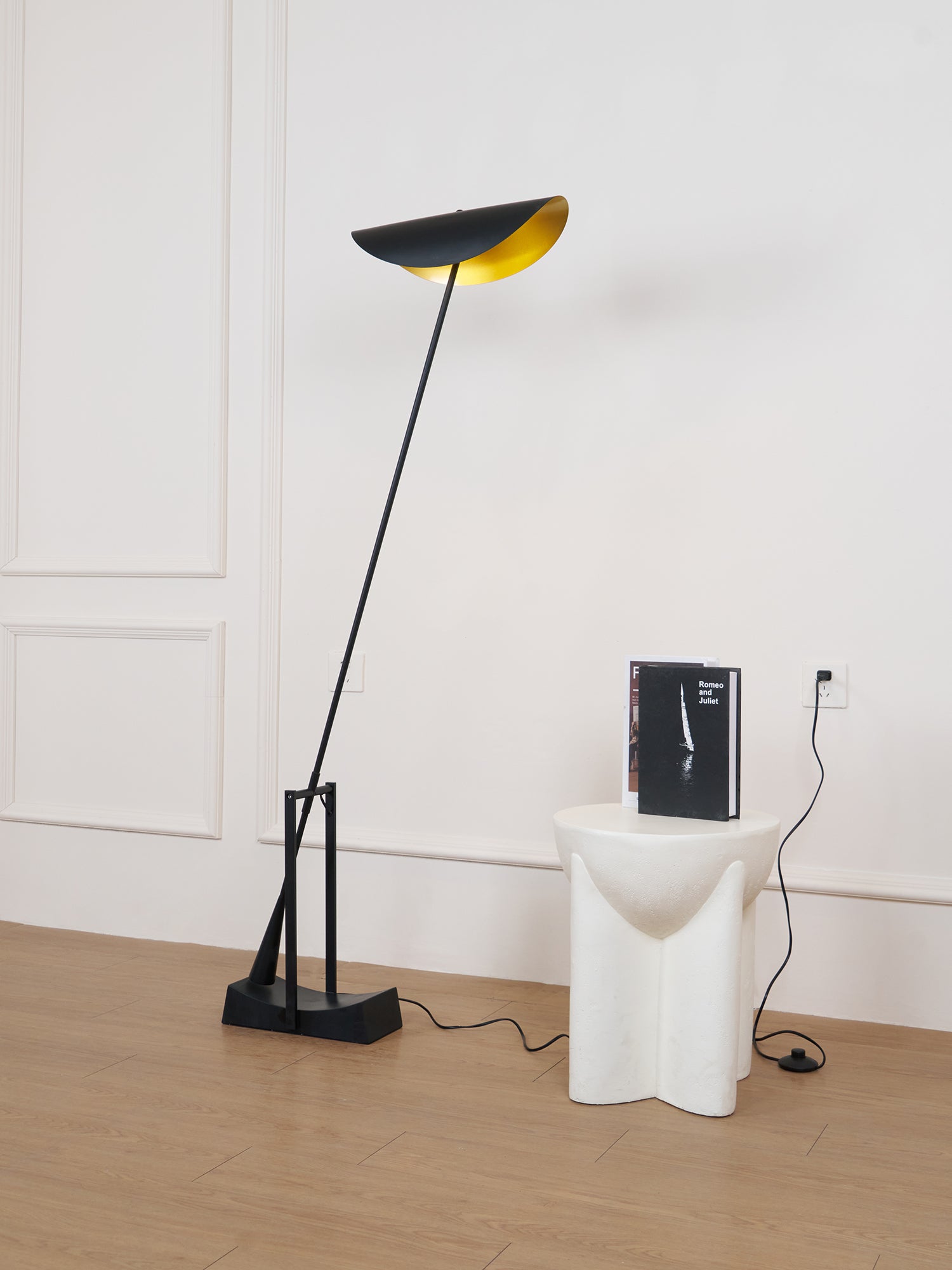 YIU-X Floor Lamp - Blowlighting